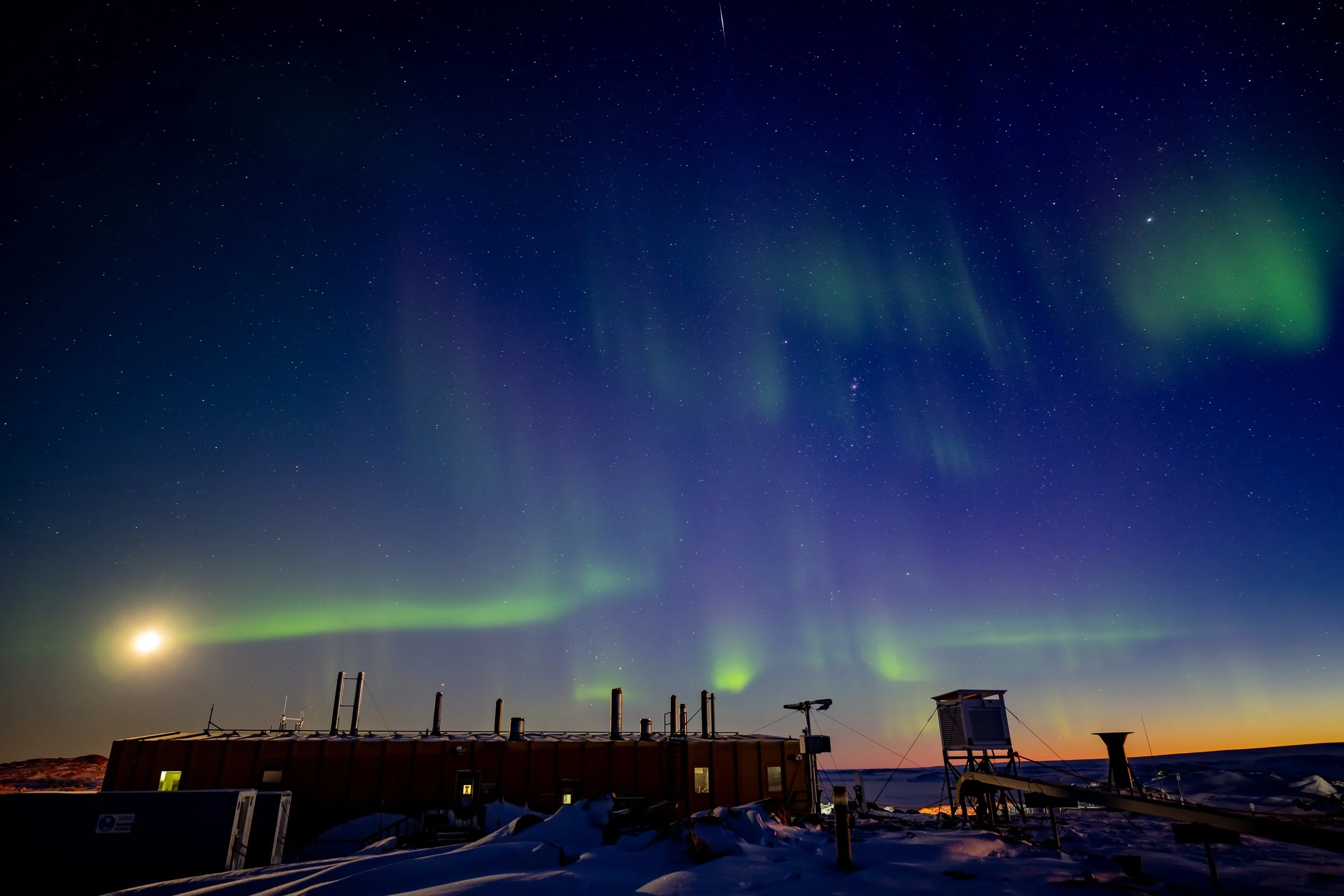 C433 - 18th of August 6:38 am - Early morning Aurora to the north