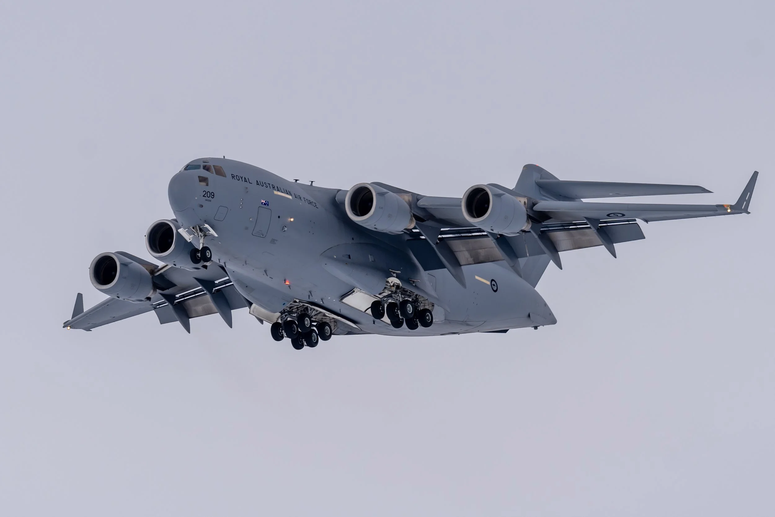 C655 - 26th of November 2022 10:48 am - ANARE 75 departure day - the RAAF C17A Globemaster coming in to land at Wilkins runway