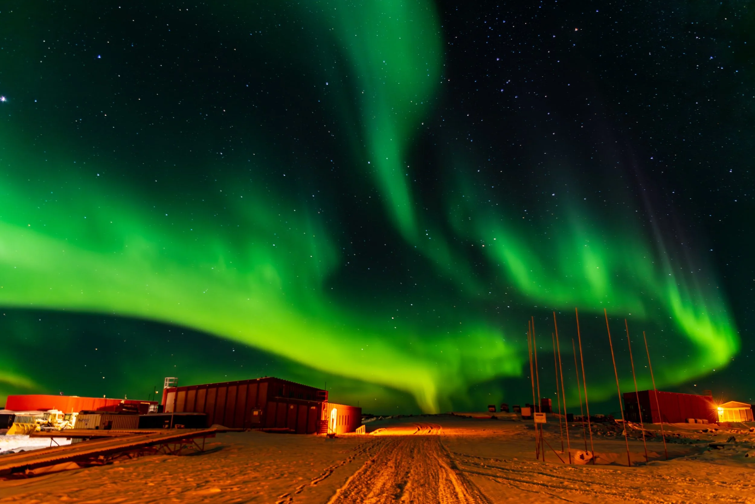 AA 009 - Davis Aurora 25th of April 2017 12:45 am - Nikon D750, 24mm, f/2.8, ISO 100, exp 20sec