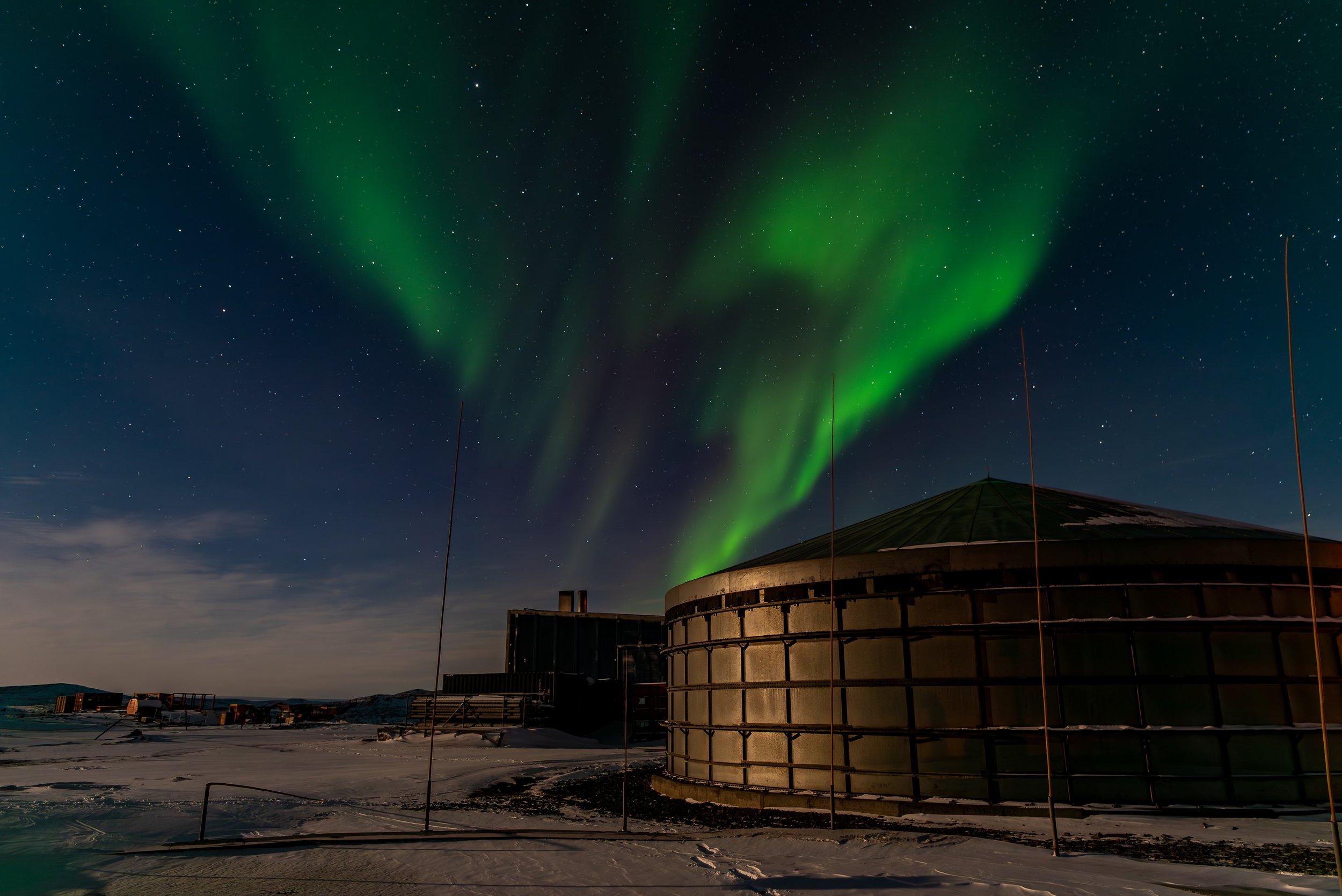 AA 037 - Davis Aurora 13h of May 2017 9:49 pm - Nikon D750, 24mm, f/2.8, ISO 100, exp 15 sec