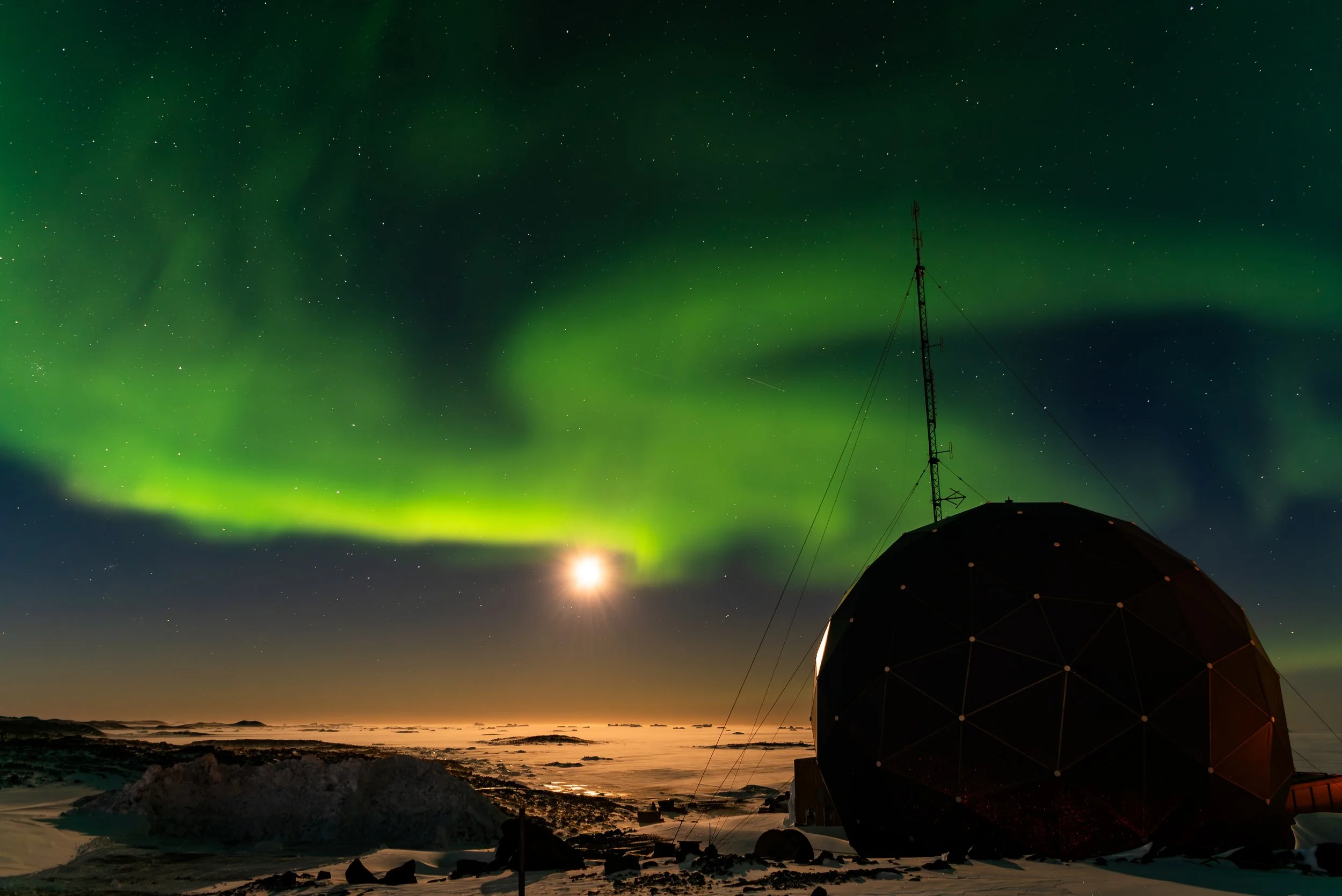 AA 042 - Davis Aurora 30th of September 2017 4:36 am, with moonrise to the west - Nikon D750, 24mm, f/2.8, ISO 100, exp 10 sec