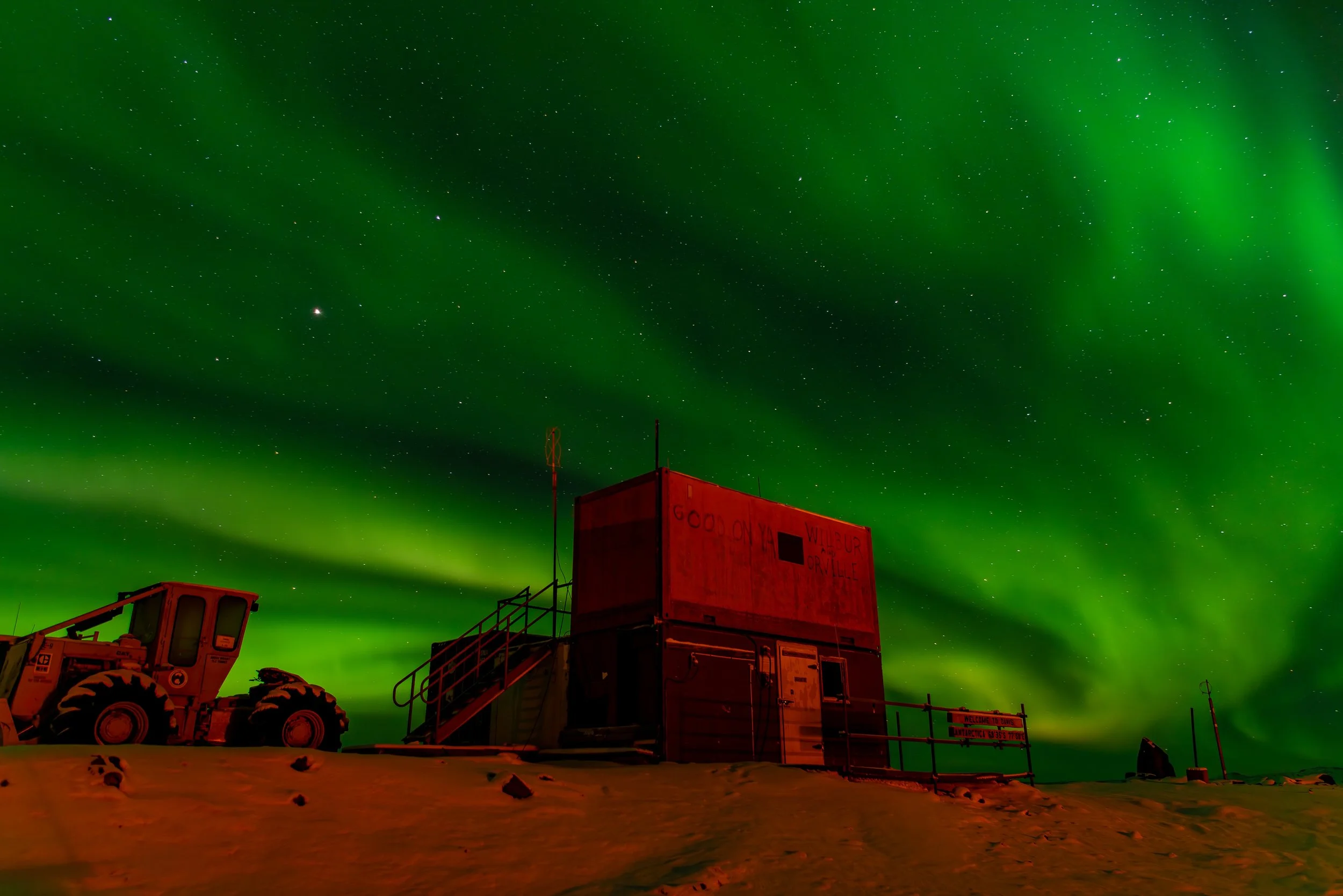 AA 064 - Davis Aurora 25th of April 2017 1:01 am - Nikon D750, 24mm, f/2.8, ISO 100, exp 15 sec