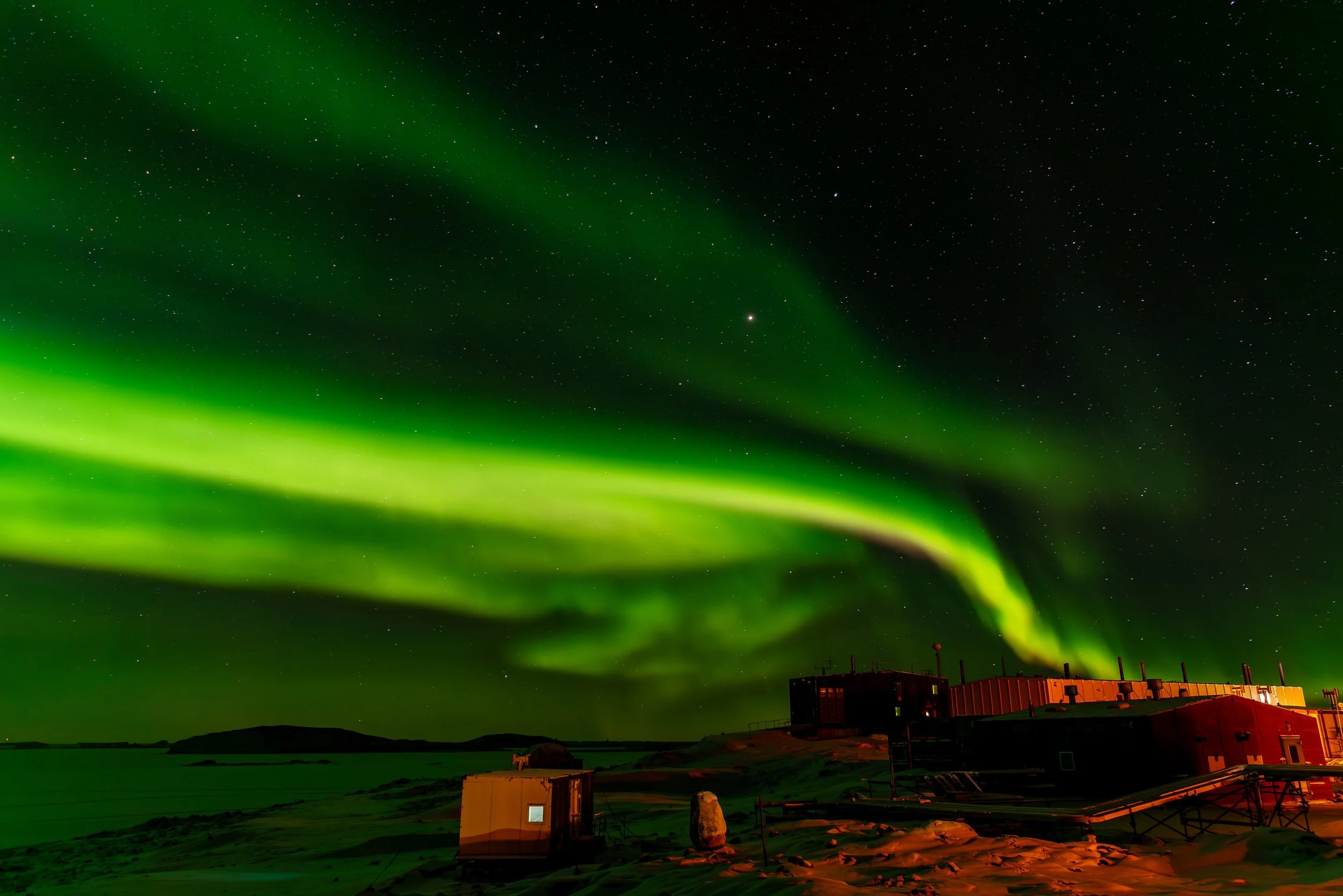 AA 066 - Davis Aurora 25th of April 2017 1:42 am - Nikon D750, 24mm, f/2.8, ISO 100, exp 15 sec