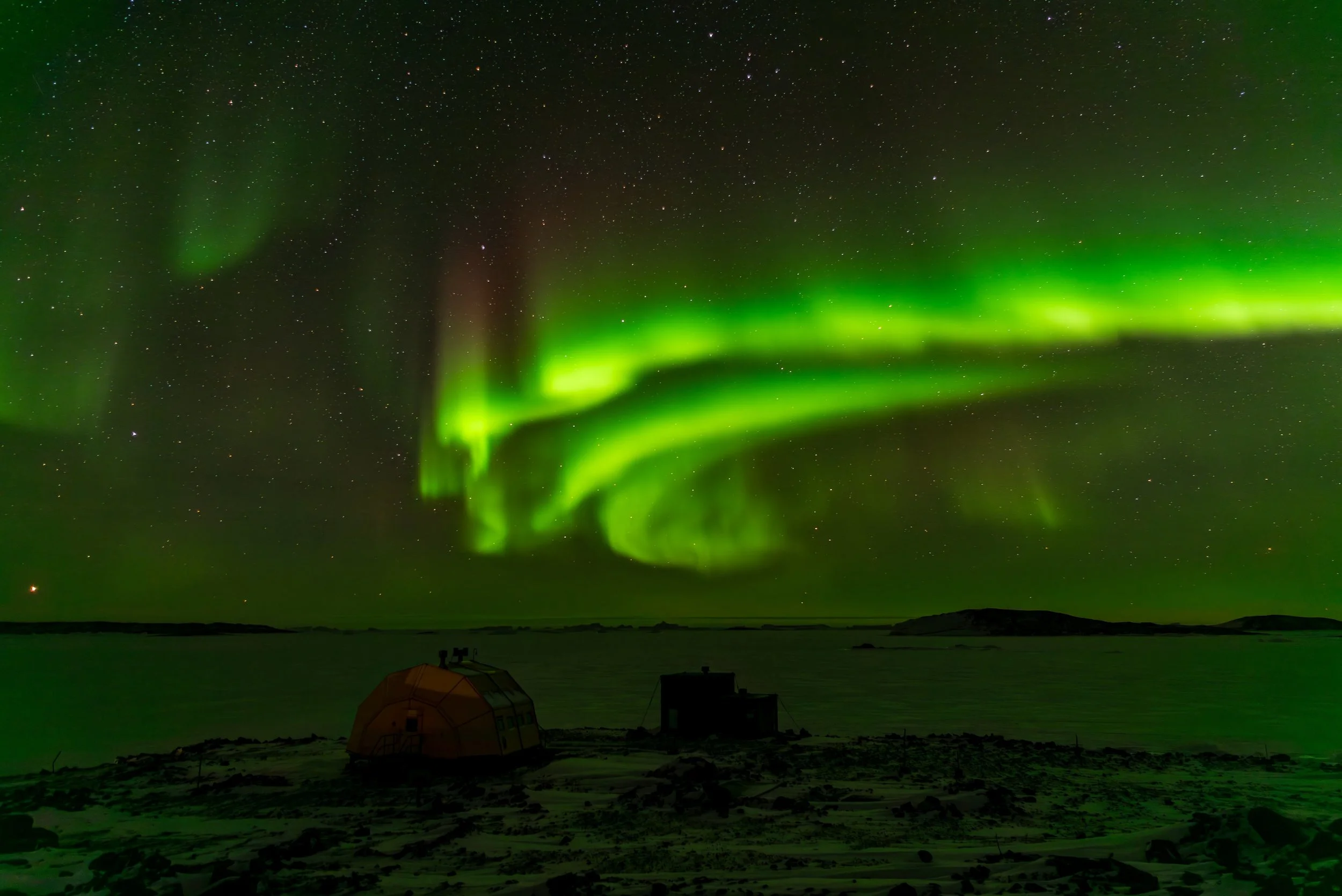 AA 084 - Davis Aurora 29th of April 2017 6:51 am - Nikon D750, 24mm, f/2.8, ISO 100, exp 15 sec