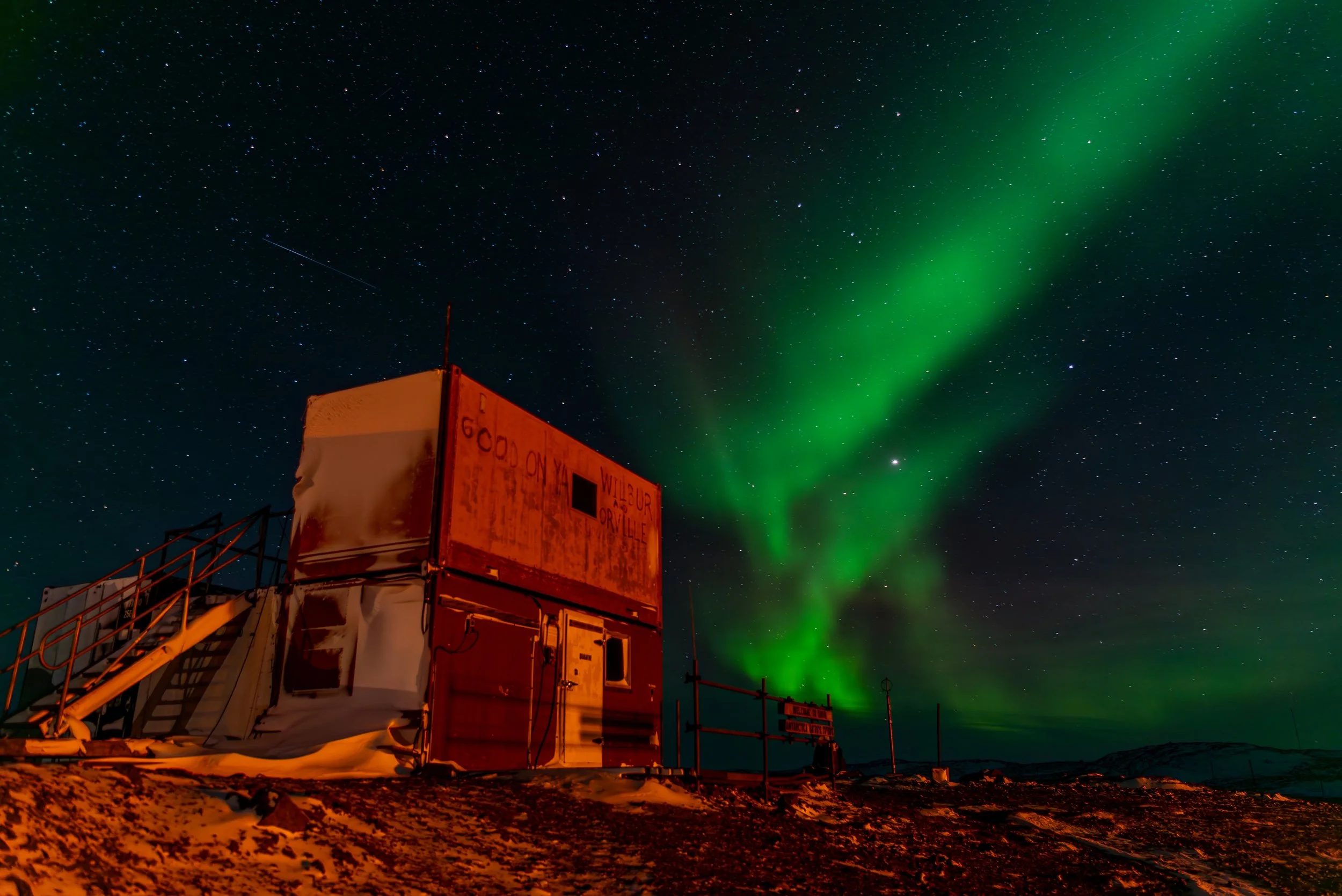 AA 104 - Davis Aurora 24th of May 2017 7:14 pm - Nikon D750, 24mm, f/2.8, ISO 100,  exp 20 sec