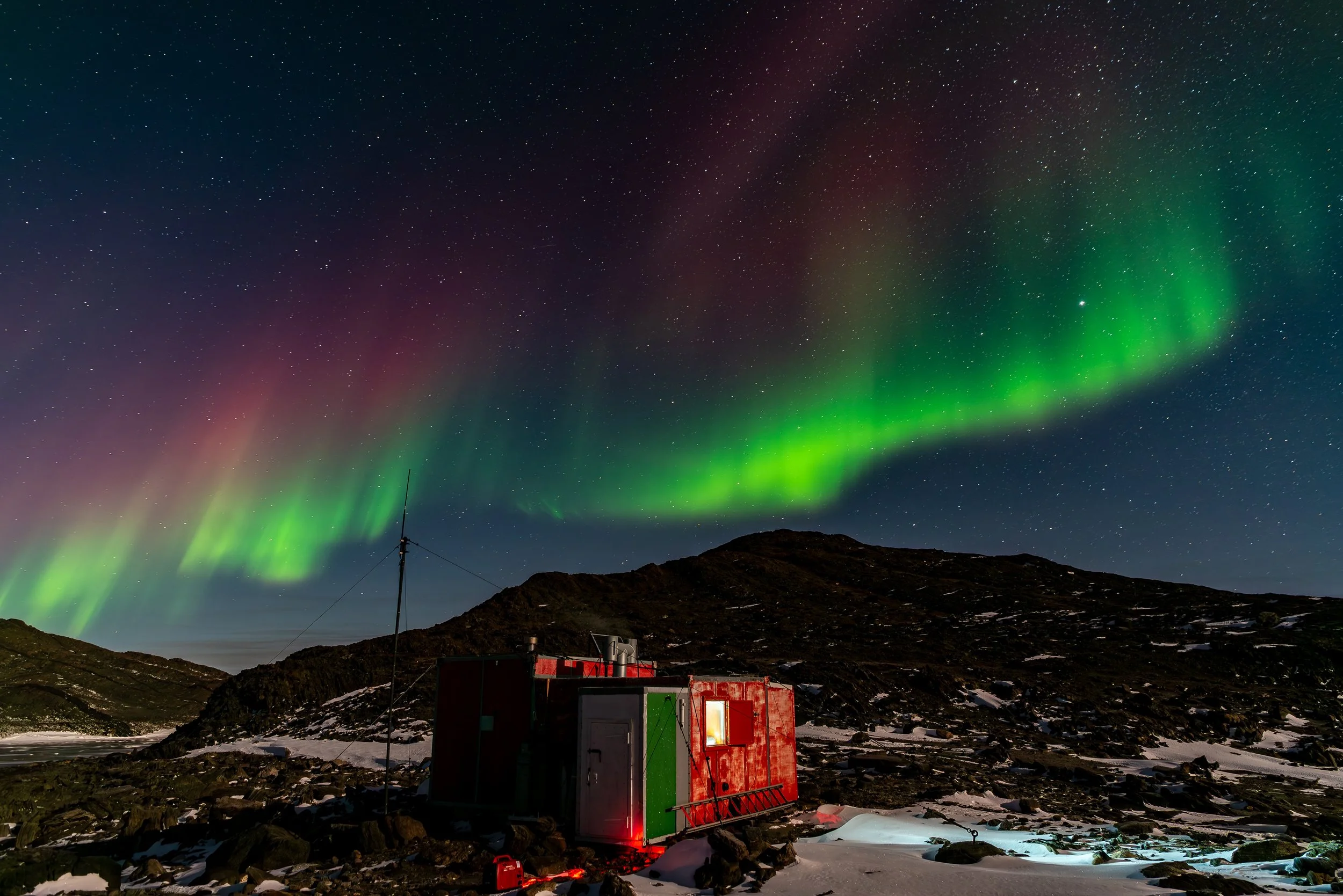 AA 123 - Davis Aurora 3rd of June 2017 8:35 pm, Watts Lake Hut - Nikon D750, 24mm, f/2.8, ISO 100,  exp 20 sec