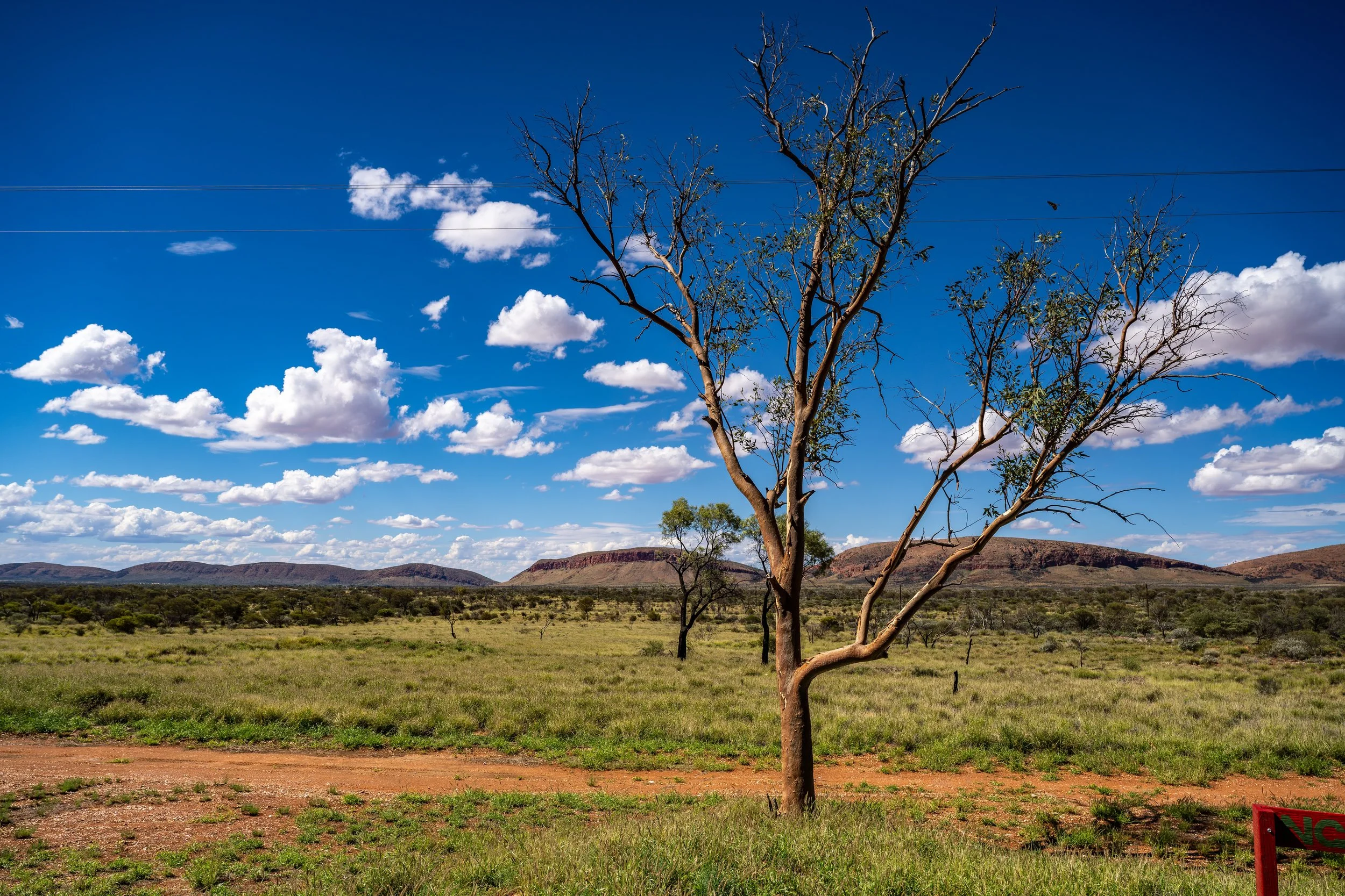 G002- 25th of November 2024 15:10 - View from Giles to the Purli Yurliya (Rawlinson Ranges)
