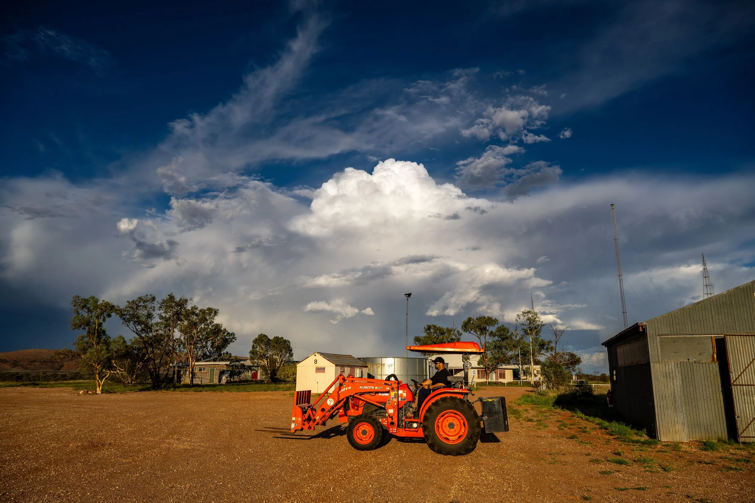G008- 4th of December 2024 18:01 - large cumulus cloud building to the east of the station