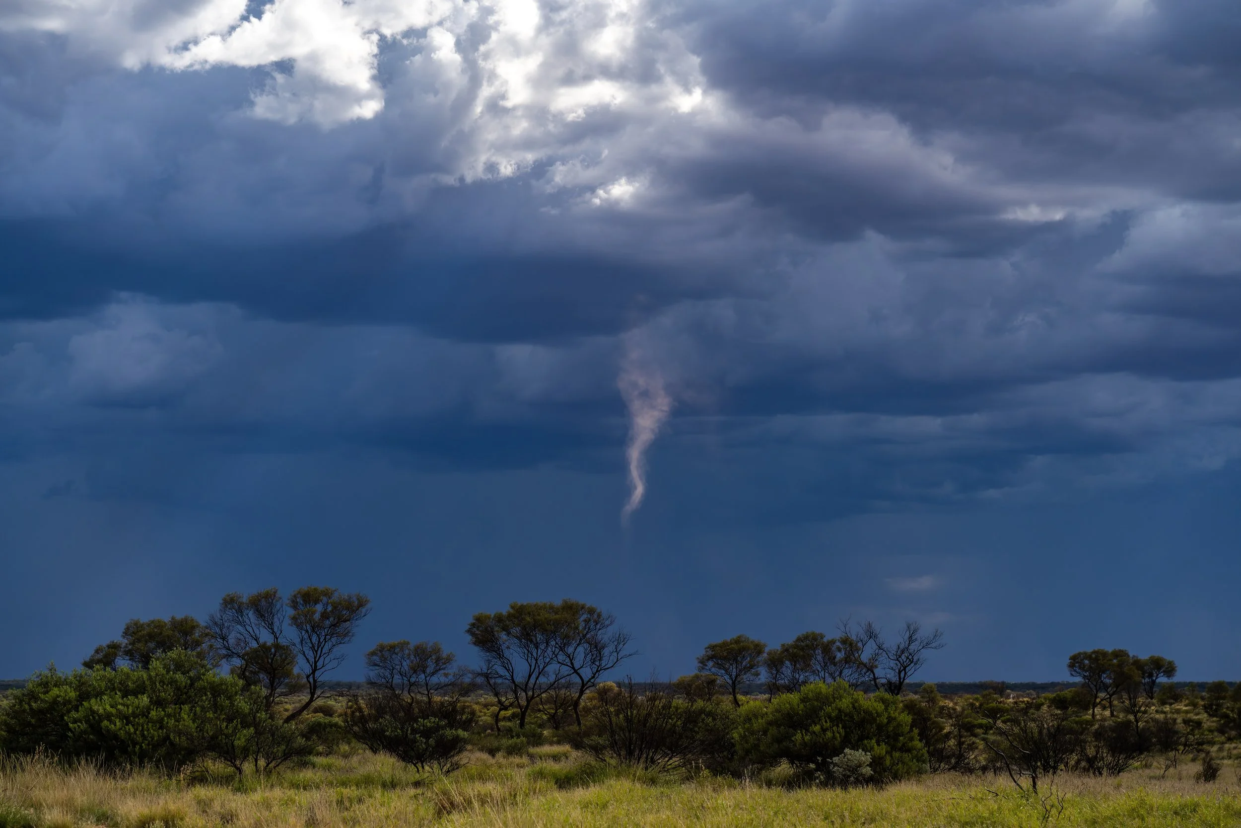 G011 - 6th of December 2024 16:00 - 'Willy Willy and darkening sky to the south of Giles..