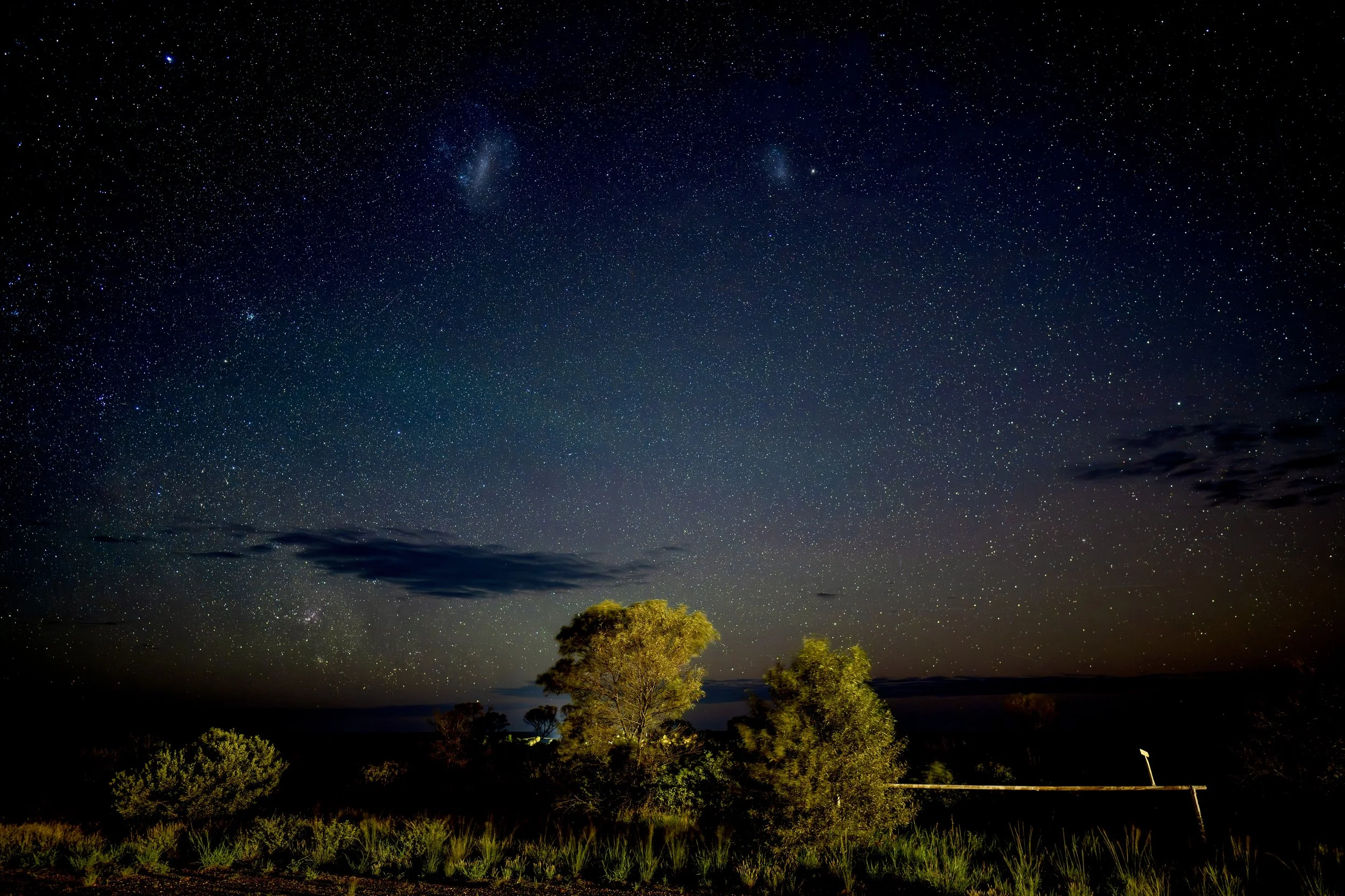 G017- 17th of December 2024 20:14 - Night shot to the east with colourful air glow and moonrise-  NIKKOR Z 20mm ƒ1.8 S ISO 800 f/1.8 exp 15sec