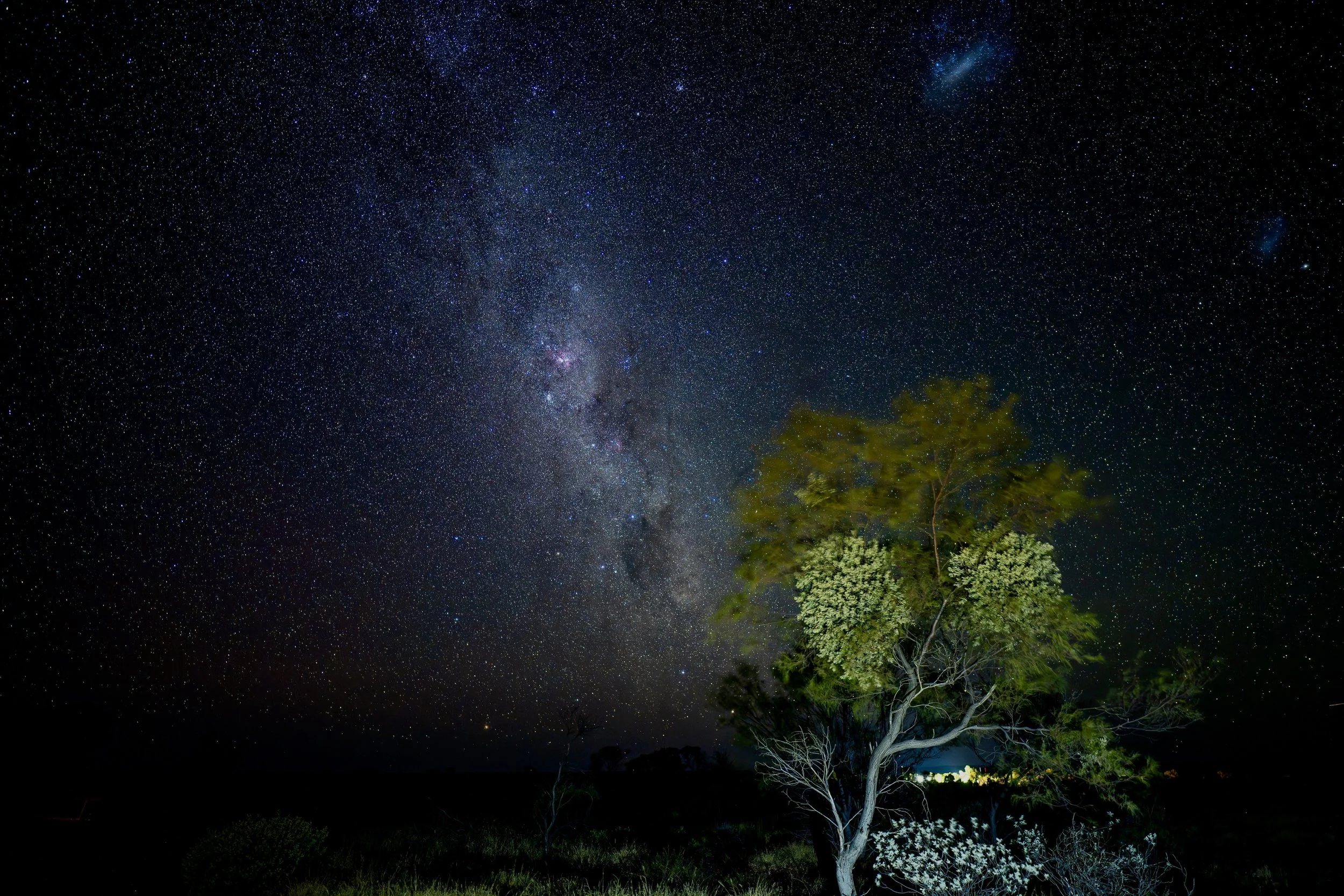 G057- 17th of December 2024 20:23 - Night shot to the east with colourful air glow and moonrise-  NIKKOR Z 20mm ƒ1.8 S ISO 500 f/1.8 exp 15sec