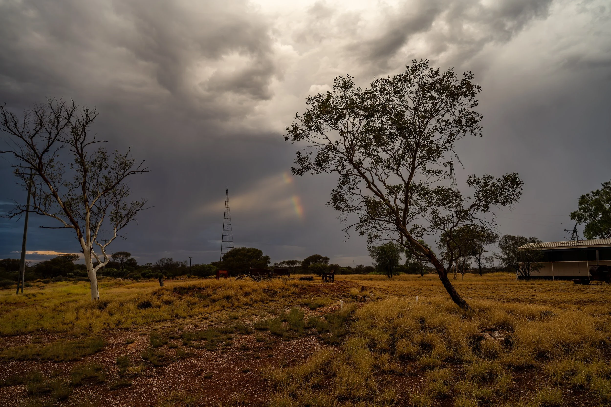G128 - 7th of January  2025 17:55 - Thunderstorm and rainbow around the southest of Giles.