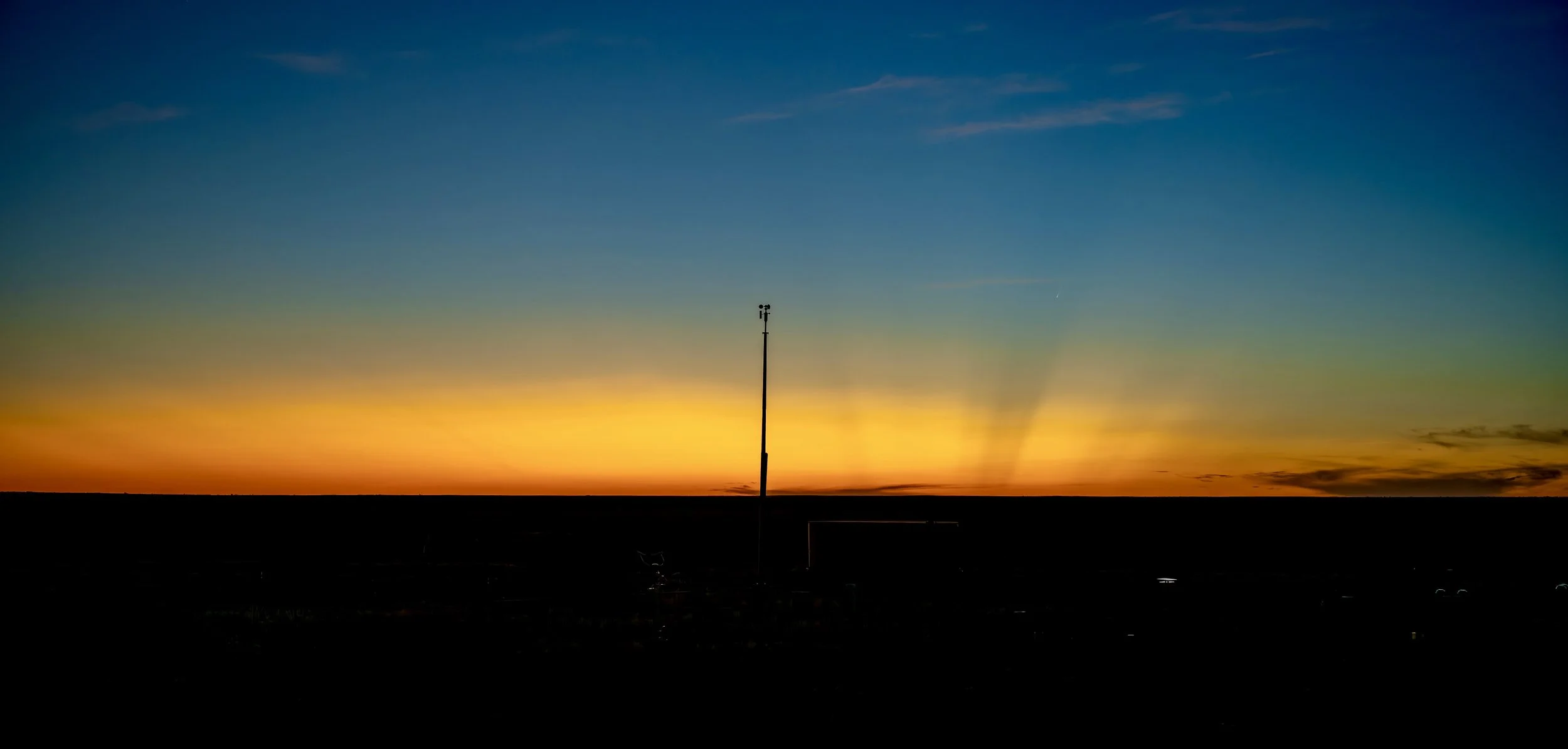 G157 -17th of January  2025 18:49 - Last rays of sunset with the station anemometer in the foreground.