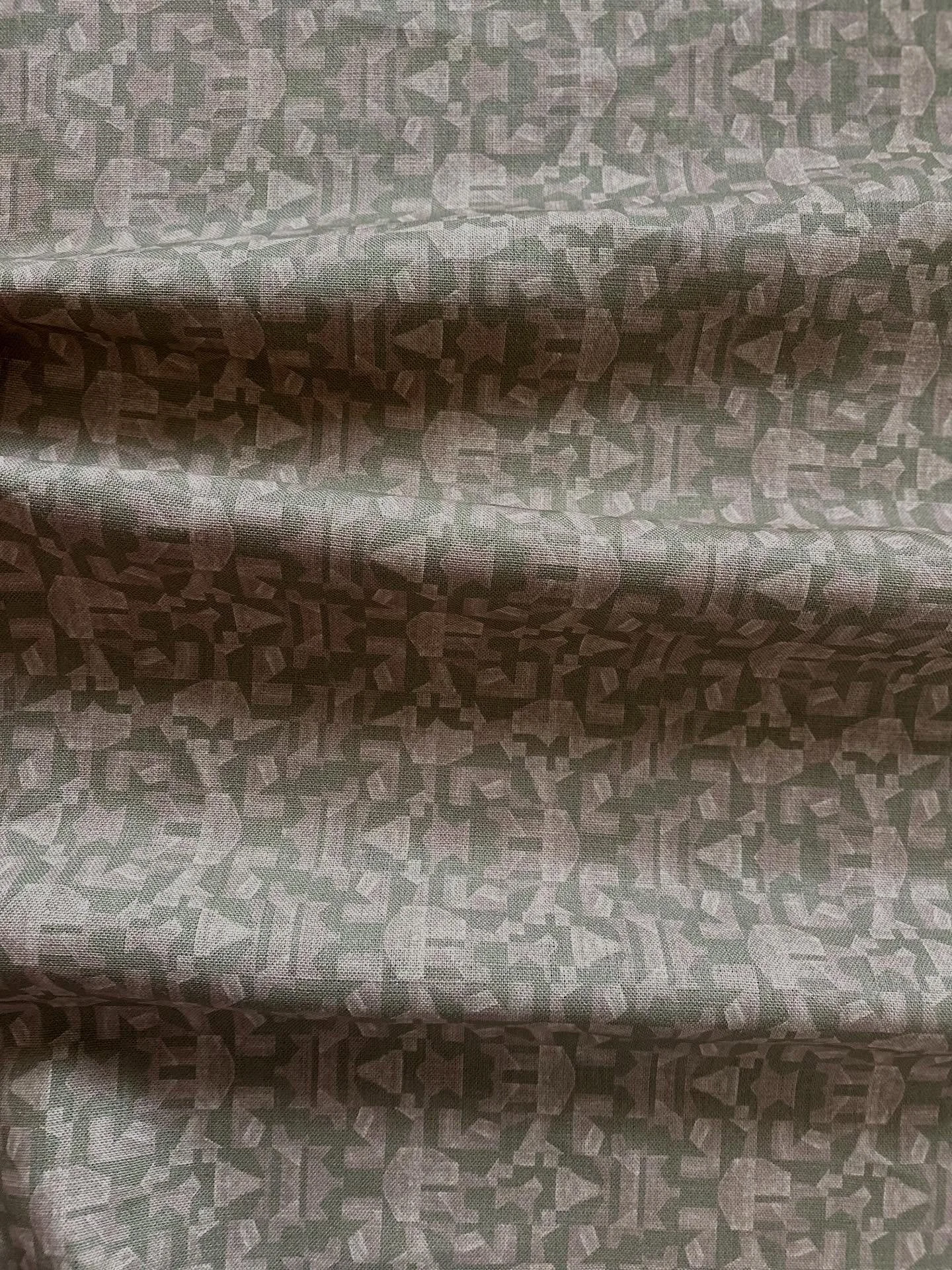 I N T R O D U C I N G  SHAPE SHUFFLE.

A new design drawn from architectural forms and enriched by echoes of historic pattern.
The shapes are hand-painted to create a sense of depth and texture, then translated onto our curated collection of natural 
