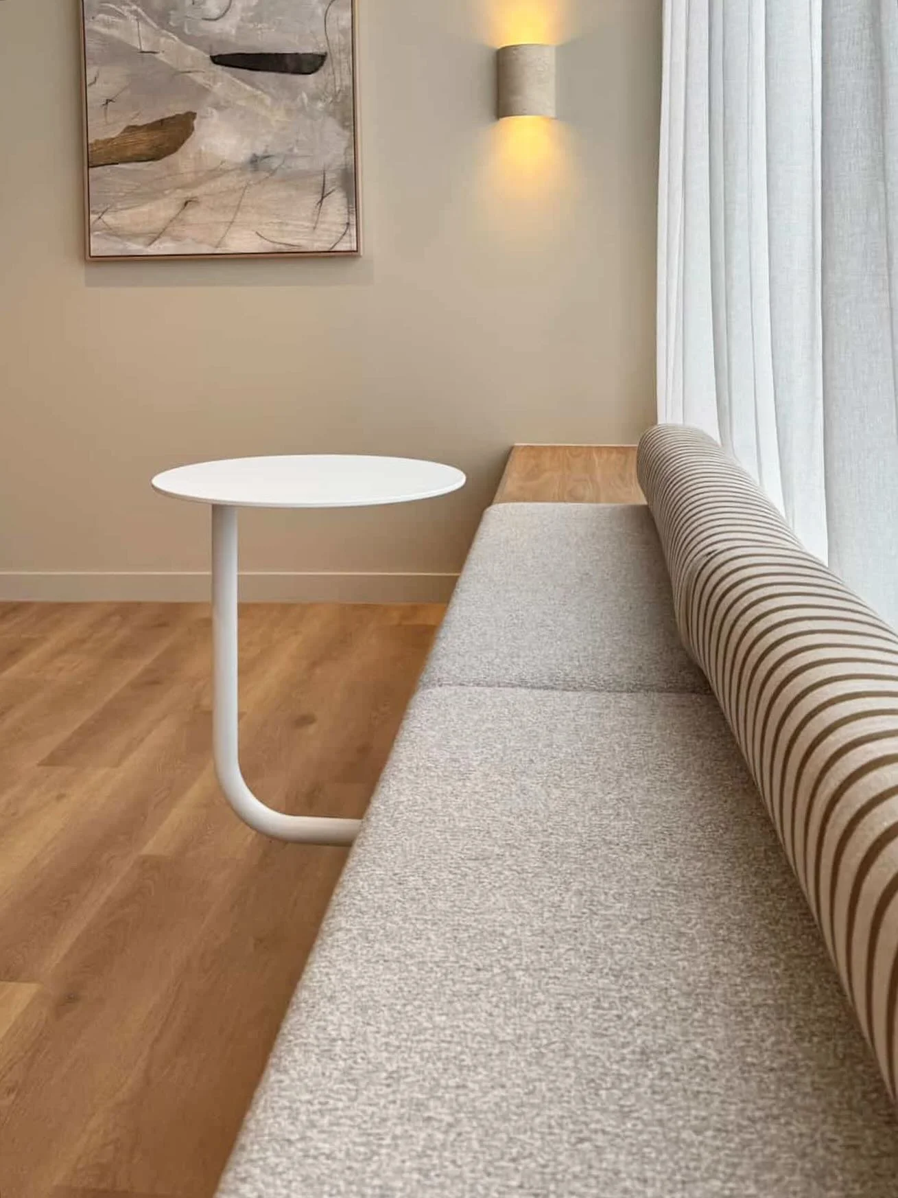 Beautiful bolsters custom designed by @deptofdesign 💛

Capital Lines Ochre on heavy Belgian linen.