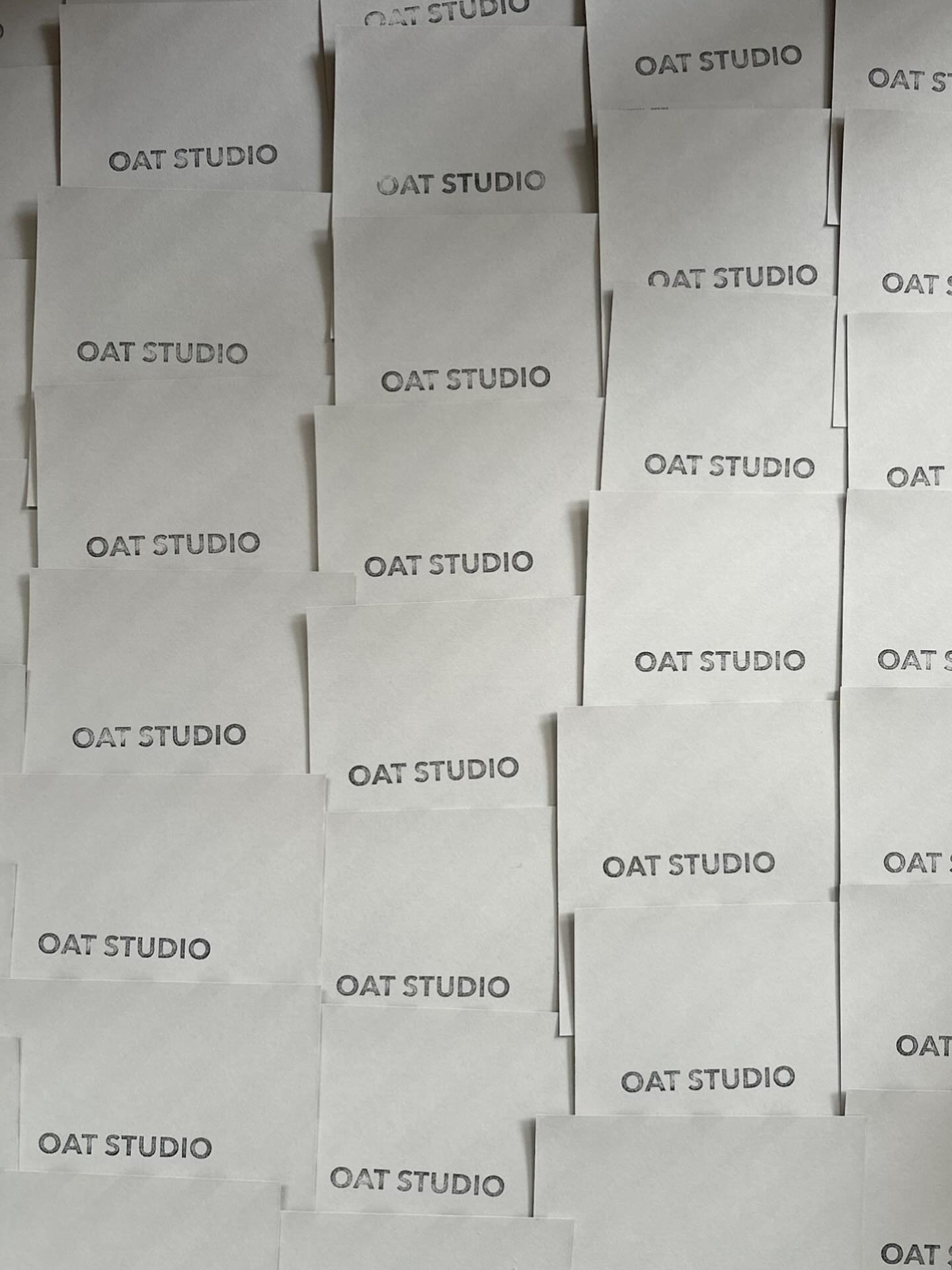 Samples in stock and ready for your projects!

Order online or via your local agent:

@deb_design_source 
@twillandtexture 
@solidandpattern 
@ministryoftextiles 
@sarahannand_supply