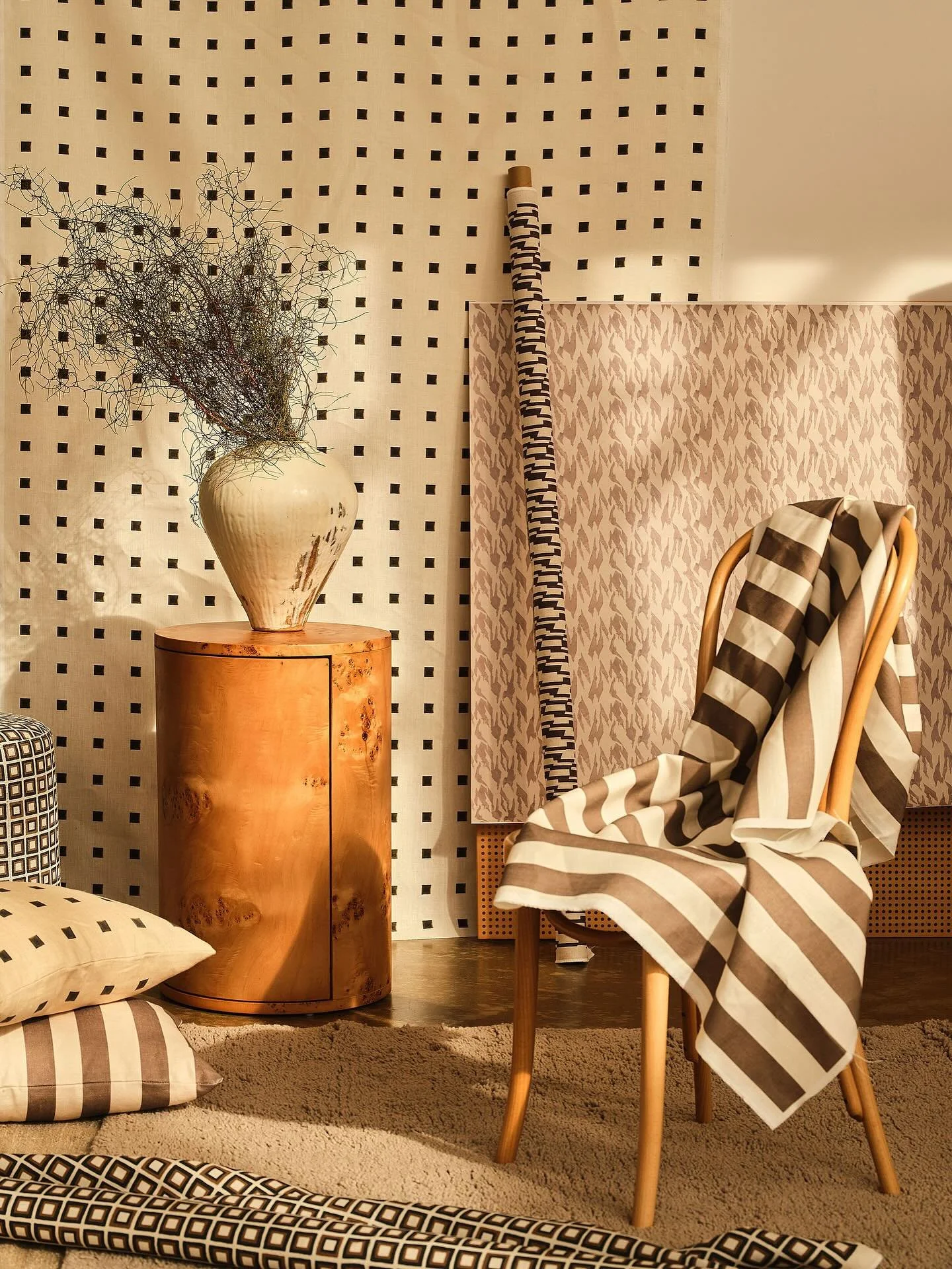 Sun-kissed moments captured so beautifully by @annestroudphotography at the DesignCraft showroom during our collection shoot. Stying magic by @tillroberts 

Design featured -
Halls
Highrise
Aperture 
Banda
Reflections 

Our collections are printed on