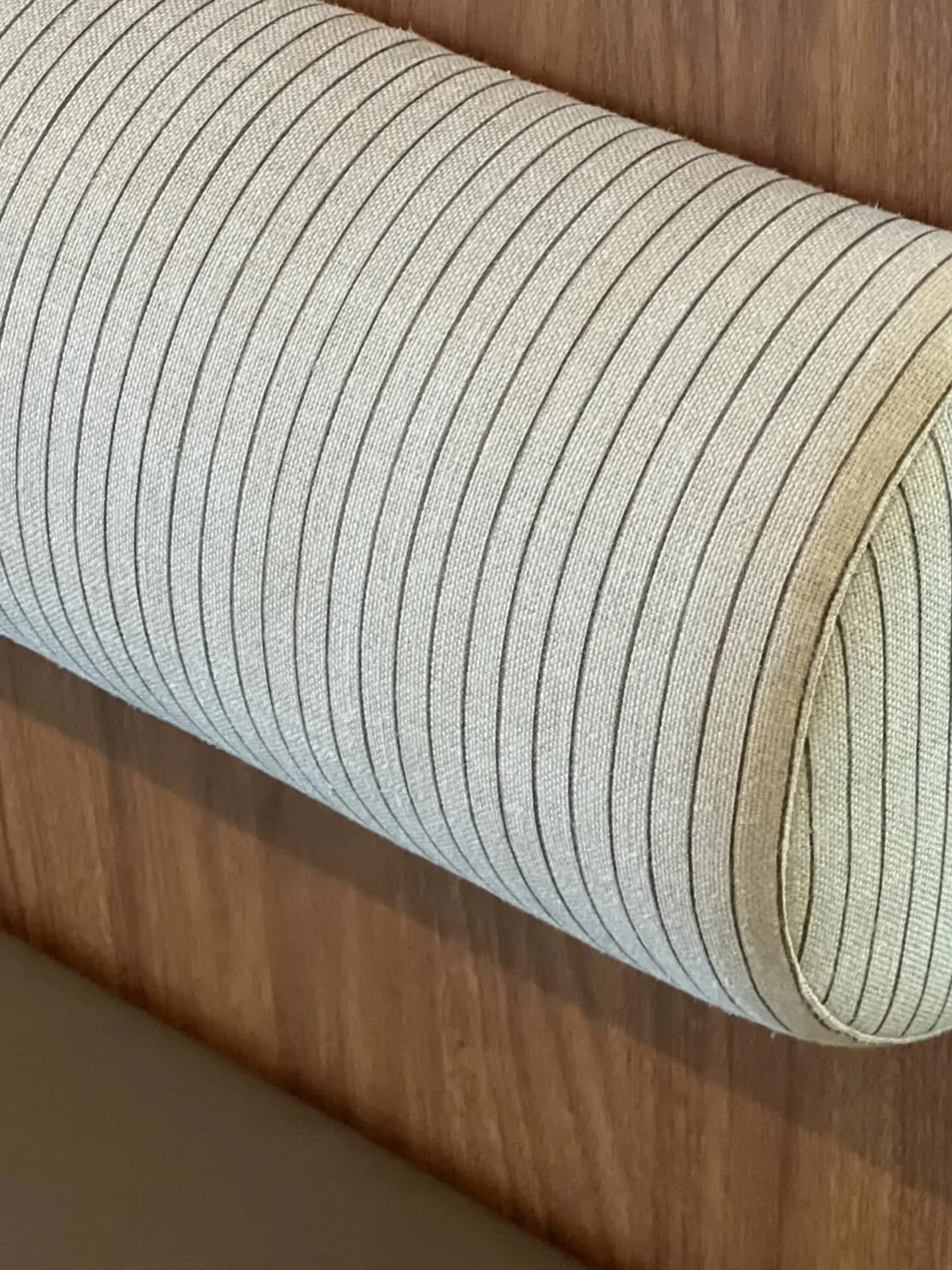 The most beautiful detail from @teaganfordreddesign featuring our heavy oatmeal Belgian linen stripes 🤍