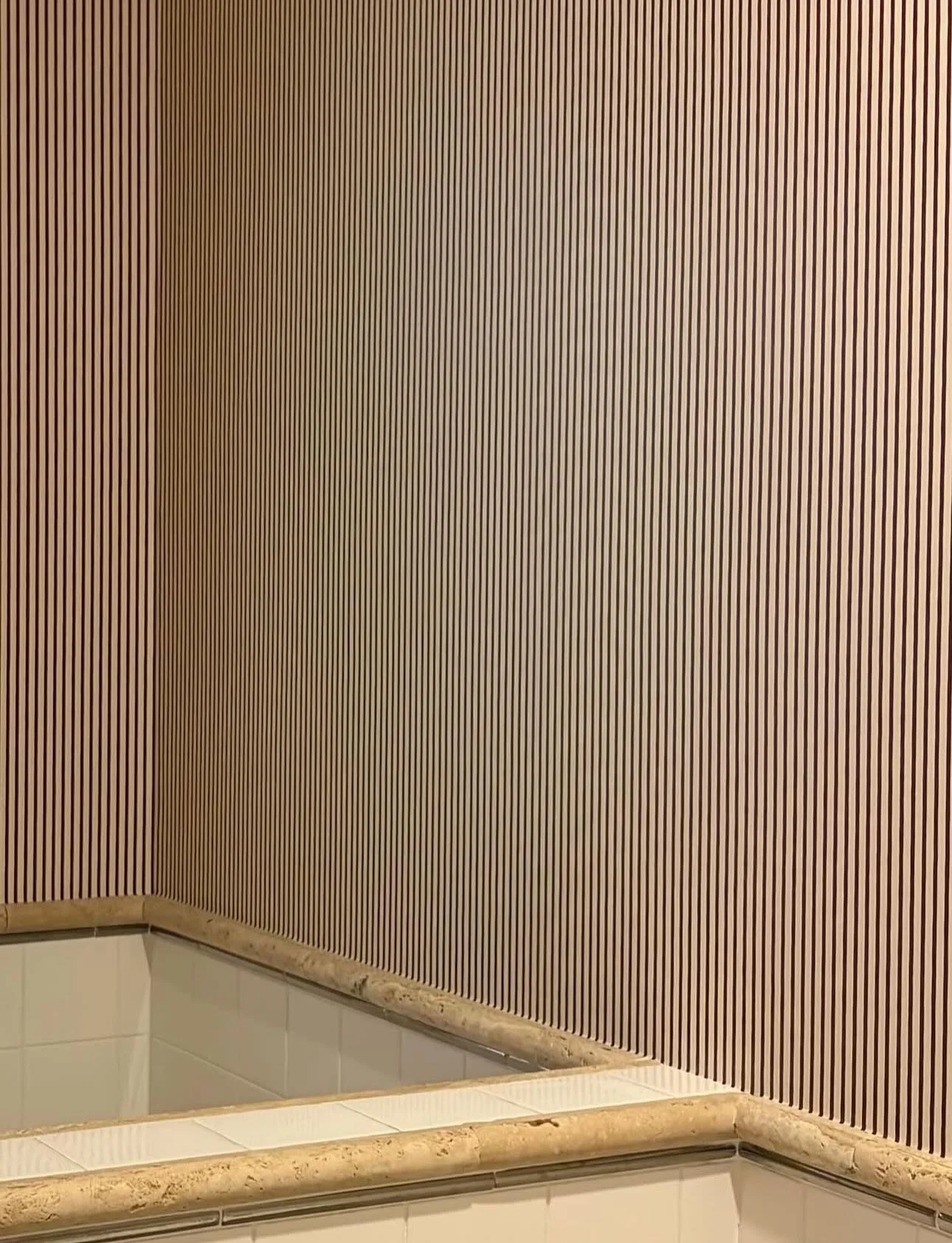 It&rsquo;s no secret we love a stripe 🫶 Install snaps from @teaganfordreddesign alongside the gorgeous finishes scheme 🤍👉

We can&rsquo;t wait to see more! Thank you for selecting our burgundy stripes for your wallpaper x