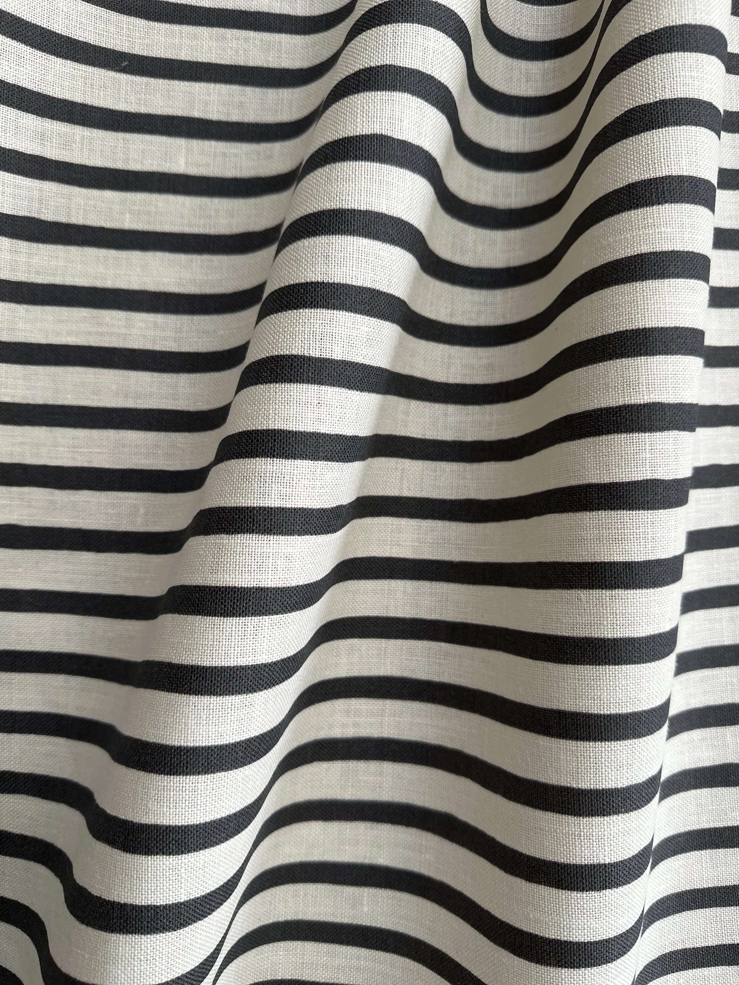 Capital Lines Nero