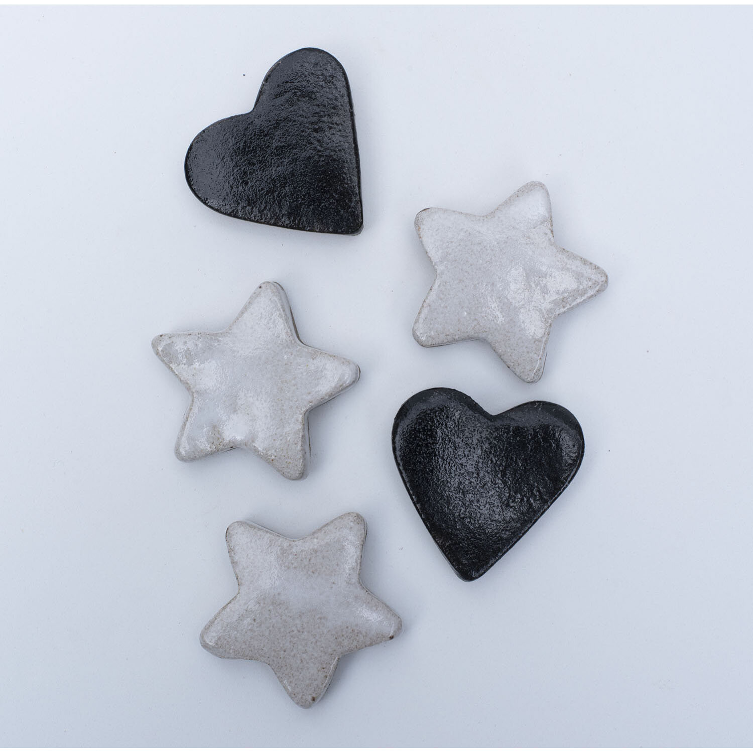 Tic Tac Toe : Hearts and Stars (Black and White)