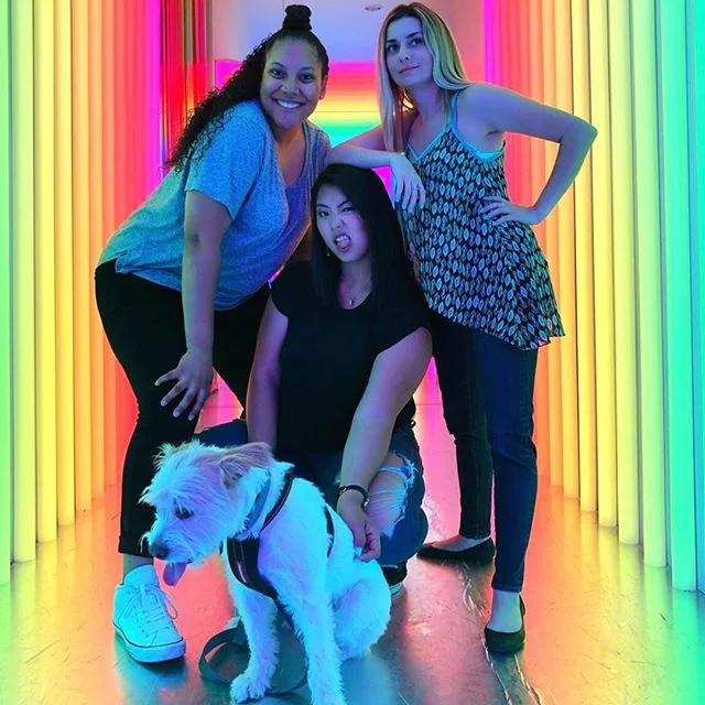 👯&zwj;♀️🌈Girls date with pup 💜🐶😎Dogs are free admission! Tag your #GF and #PUP below! Let's #PARTYWITH! 🔥⁠
📸@jodimarks @ginger_thepupper @xoxopsai @misspixie_emma⁠
&bull;⁠
&bull;⁠
&bull;⁠
#popupmuseum #peaches #laphotographers #labloggers #la 