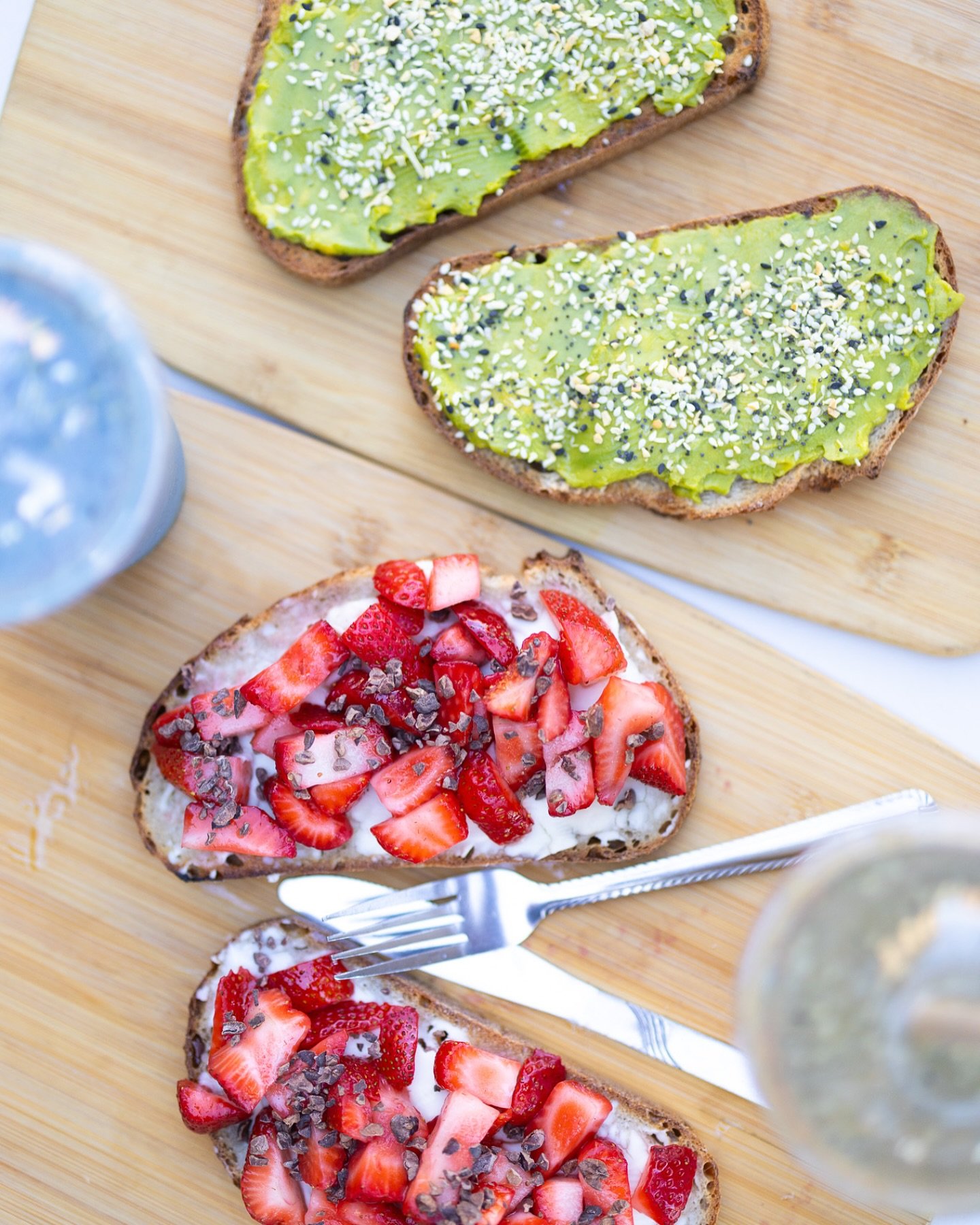 Feels like summer this weekend and we love 💜 it☀️☀️☀️☀️☀️☀️
Happy Weekend 
&bull;
#toast #smoothies #healthyfood #foodie #sandpointidaho #acaibowls #sourdoughtoast