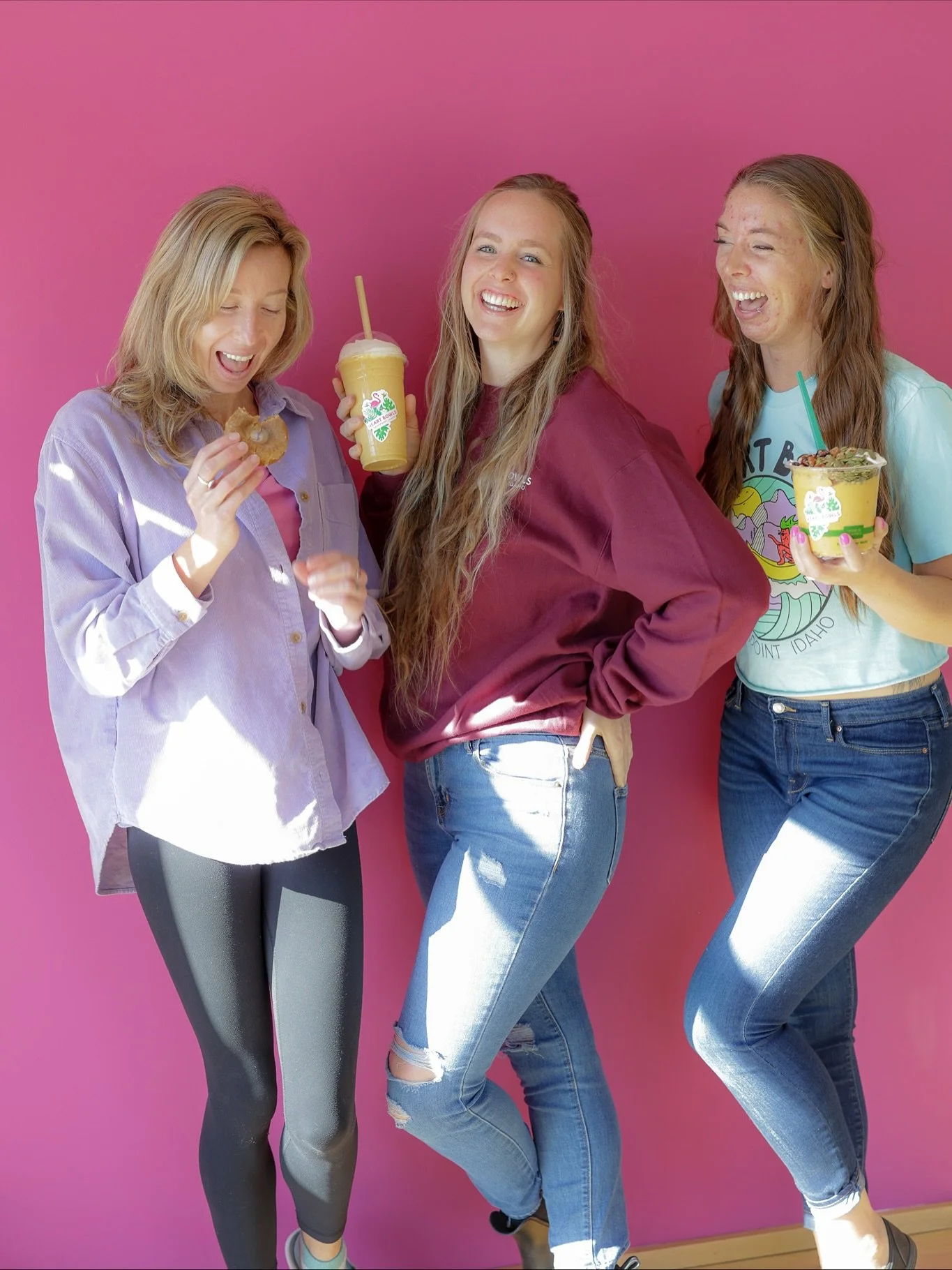 🎃🍩 Pumpkin spice photoshoot coming straight at ya! 
We got, the DONUT, the SMOOTHIE &amp; the BOWL 🥣 
&bull;
#pumpkinspice #pumpkinpie #pumpkinspicesmoothie #donut #healthyfood #foodie #sandpointidaho