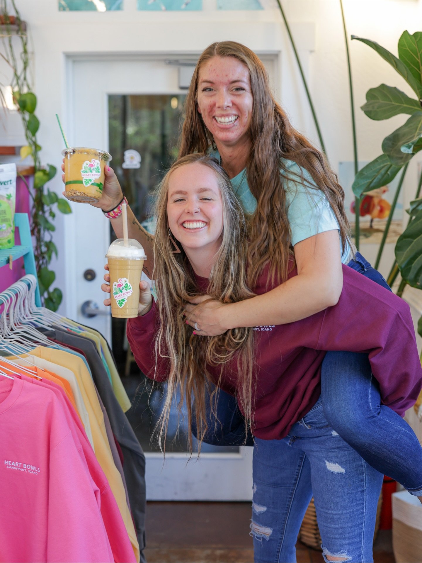 Hello 👋 Monday!!!! We are feeling these Pumpkin 🎃 vibes as the week kicks off w/ some sun ☀️ and.. and&hellip; this will be the last week to get our pumpkin 🎃 pie 🥧 bowl &amp; Smoothie!
#pumpkinpie #smoothie #smoothiebowl #foodie #glutenfree #hea