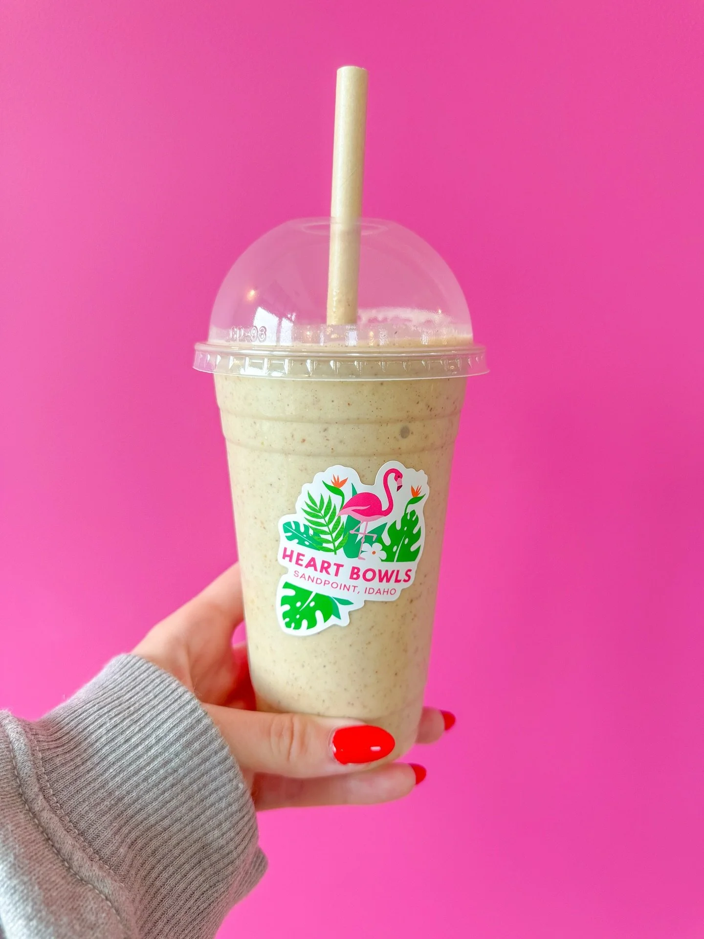 💚Meet the WARM HUG SMOOTHIE 💗
&bull; Banana 🍌 
&bull; Dates
&bull; Peanut Butter 🥜
&bull; Cinnamon 
&bull; Flaxseeds 
&bull; Vanilla Protein 
&bull; Almond Milk 
🩷Why not get a smoothie that feels like a warming hug from yourself to your body! 
