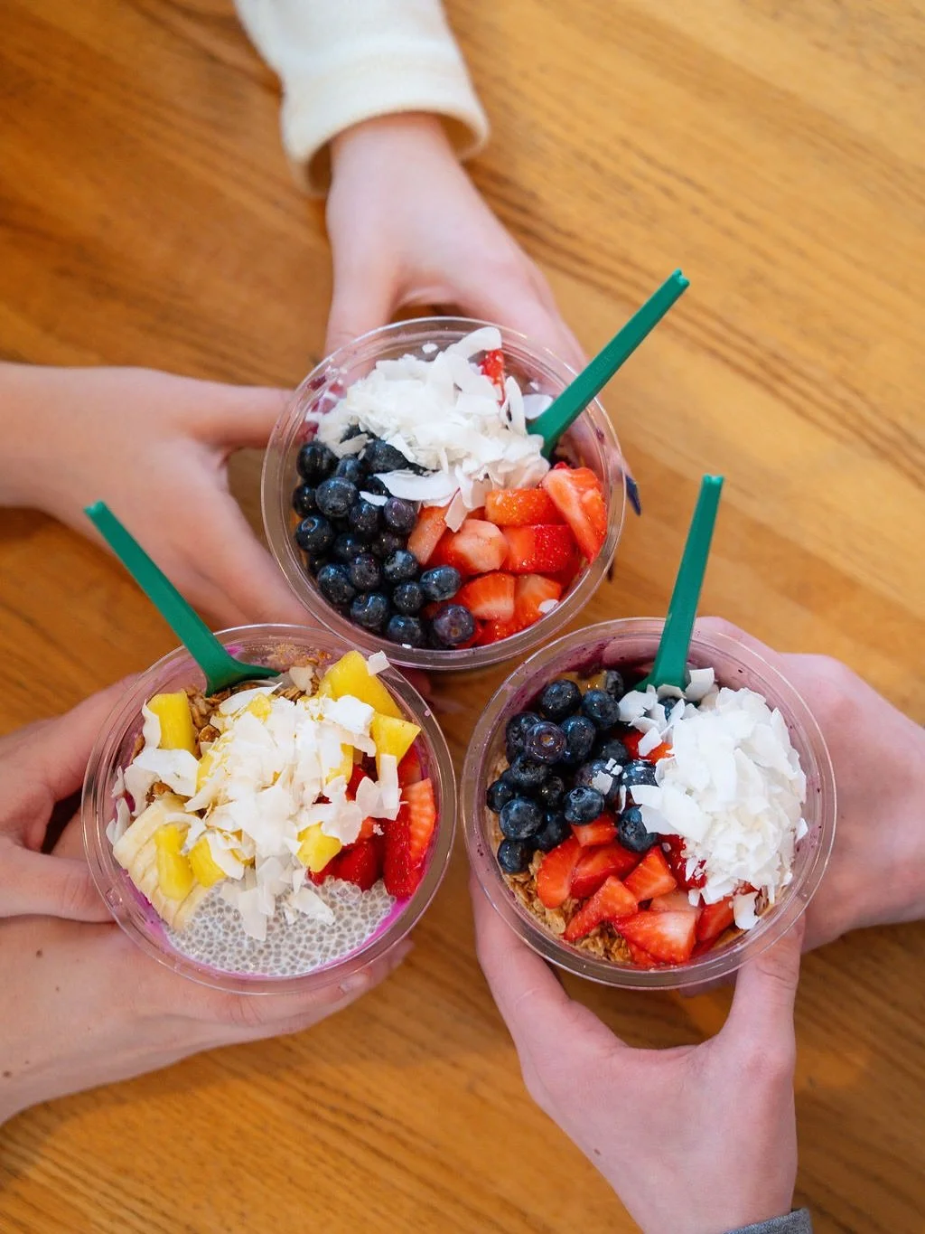 Love 💜 love 💗 love ❤️ Smoothie Bowls!!!!
&bull; which ones is your favorite 😍?
&bull;
#acai #acaibowls #healthyfood #foodie #noaddedsugar #healthybreakfastideas #vegan #plantbased #peanutbutter #realacai