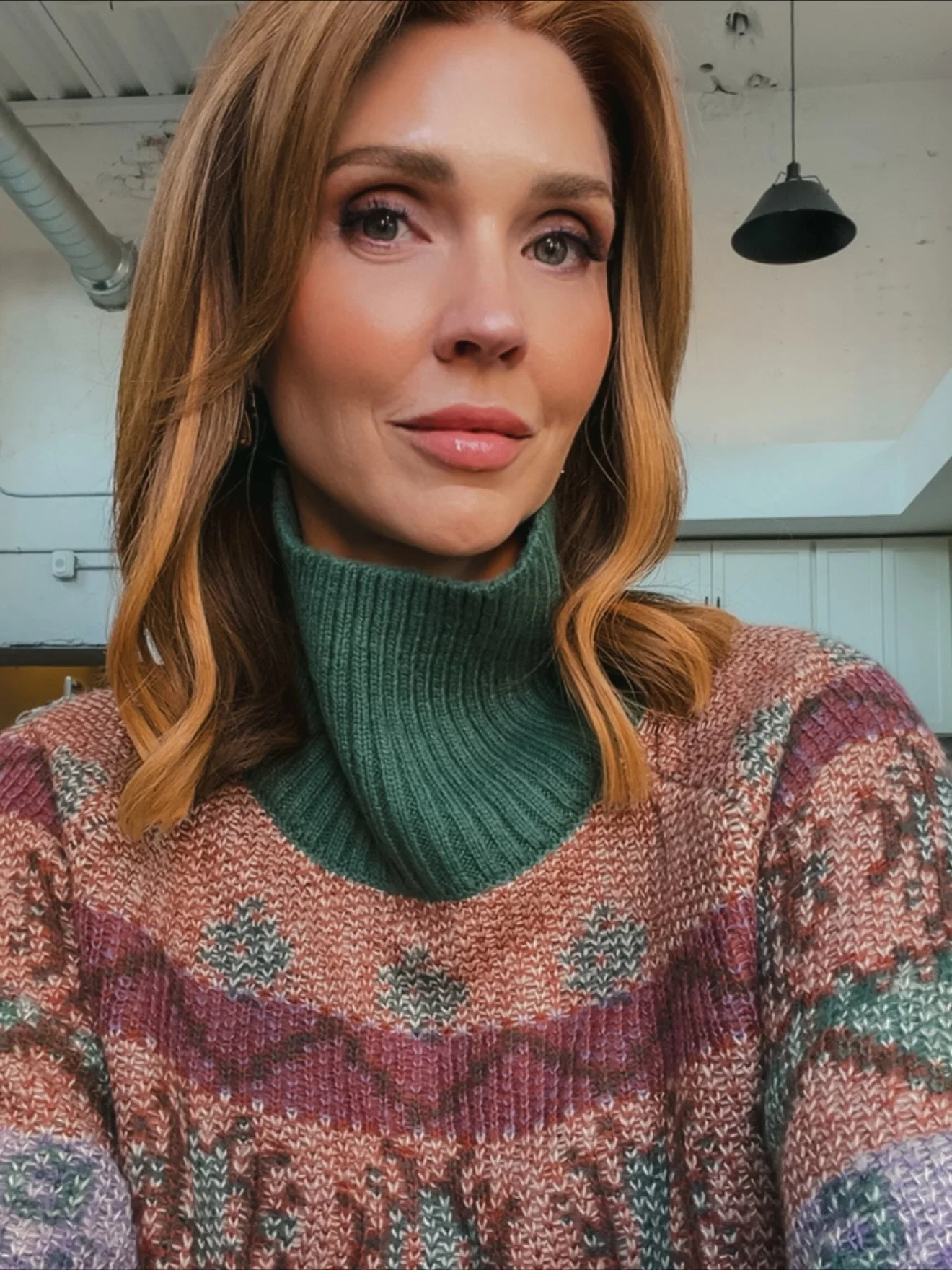 My go to daily lip combo is in the Black Friday sale 🎉🎉🎉 
Drop a comment &ldquo;LIP&rdquo; and I&rsquo;ll send you the 🔗 💋 

#makeupover40 #beautytipsover40