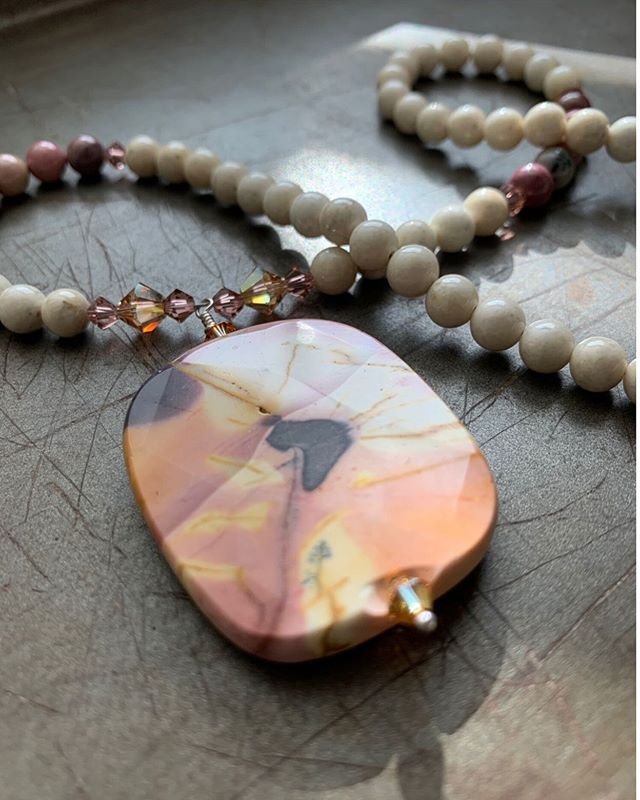We love the beauty of semiprecious stones, shells, pearls, fossils, sea glass and metals. Each of our one-of-a-kind pieces embraces the uniqueness of these natural materials and celebrates the asymmetry that inspires the name: OFF-CENTER JEWELRY.
#of