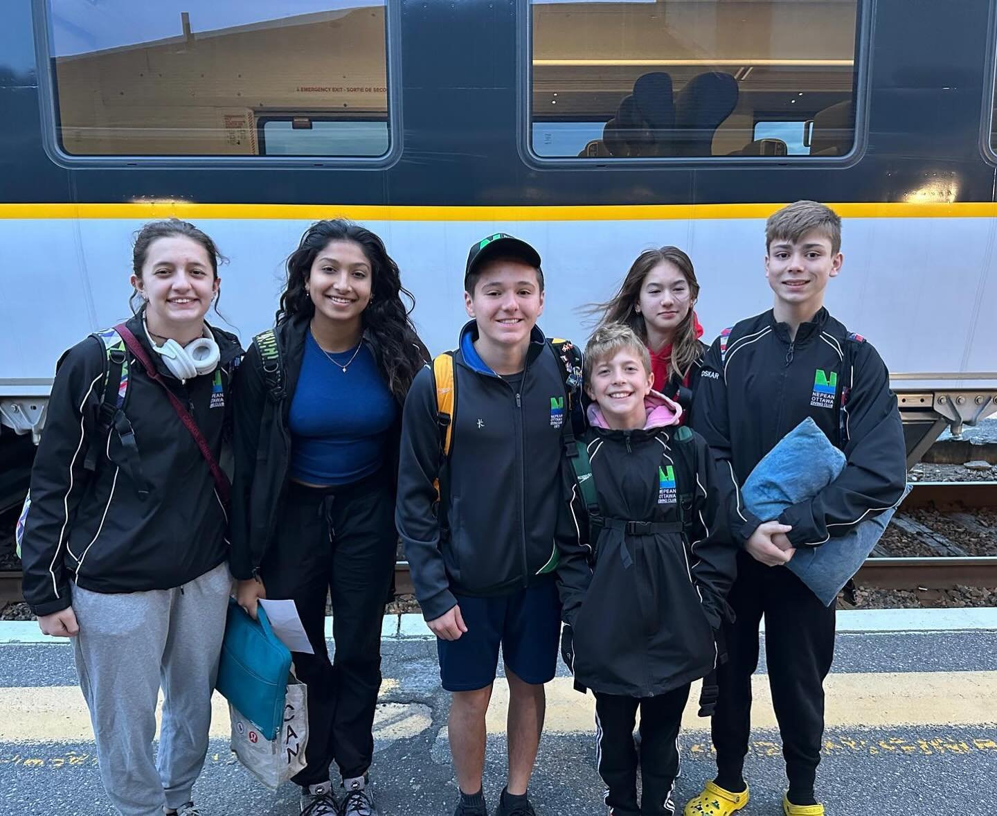 The team got on their way to Windsor this morning.  They are headed to the Ontario Summer Provincials!  @diveontario @windsordiving ##diving #wefly #plushaut #springboarddiving #platformdiving #ripit #provincials