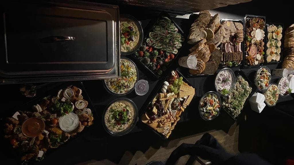 D.R.Kitchen Catering and Parties. Home Made Food. Delivery and