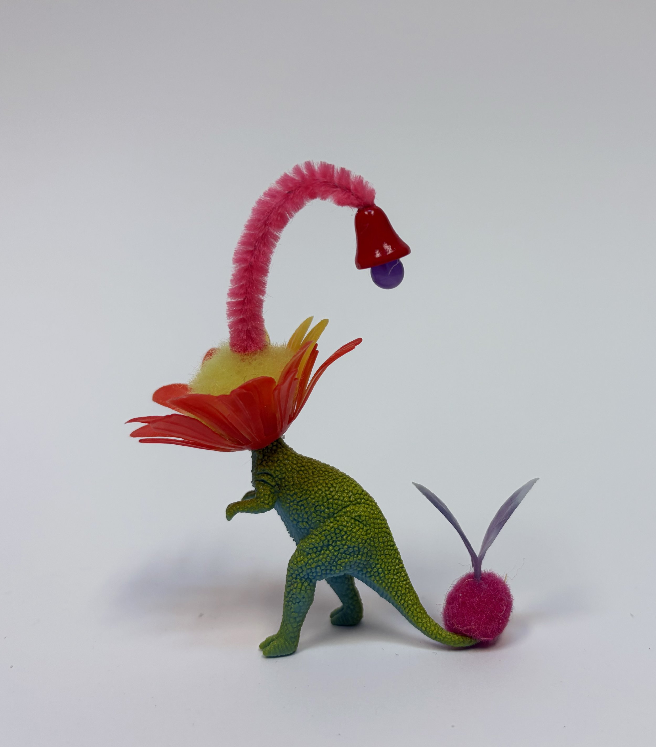 lildinoflower2.jpg