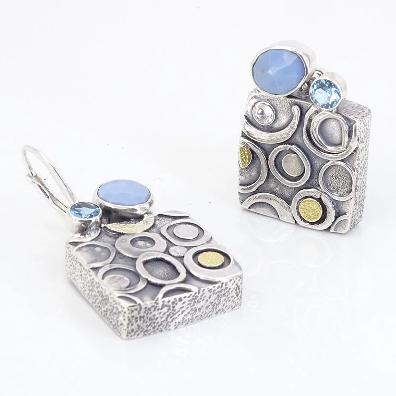 LAM86_Earrings_Lesley_side_800.jpg