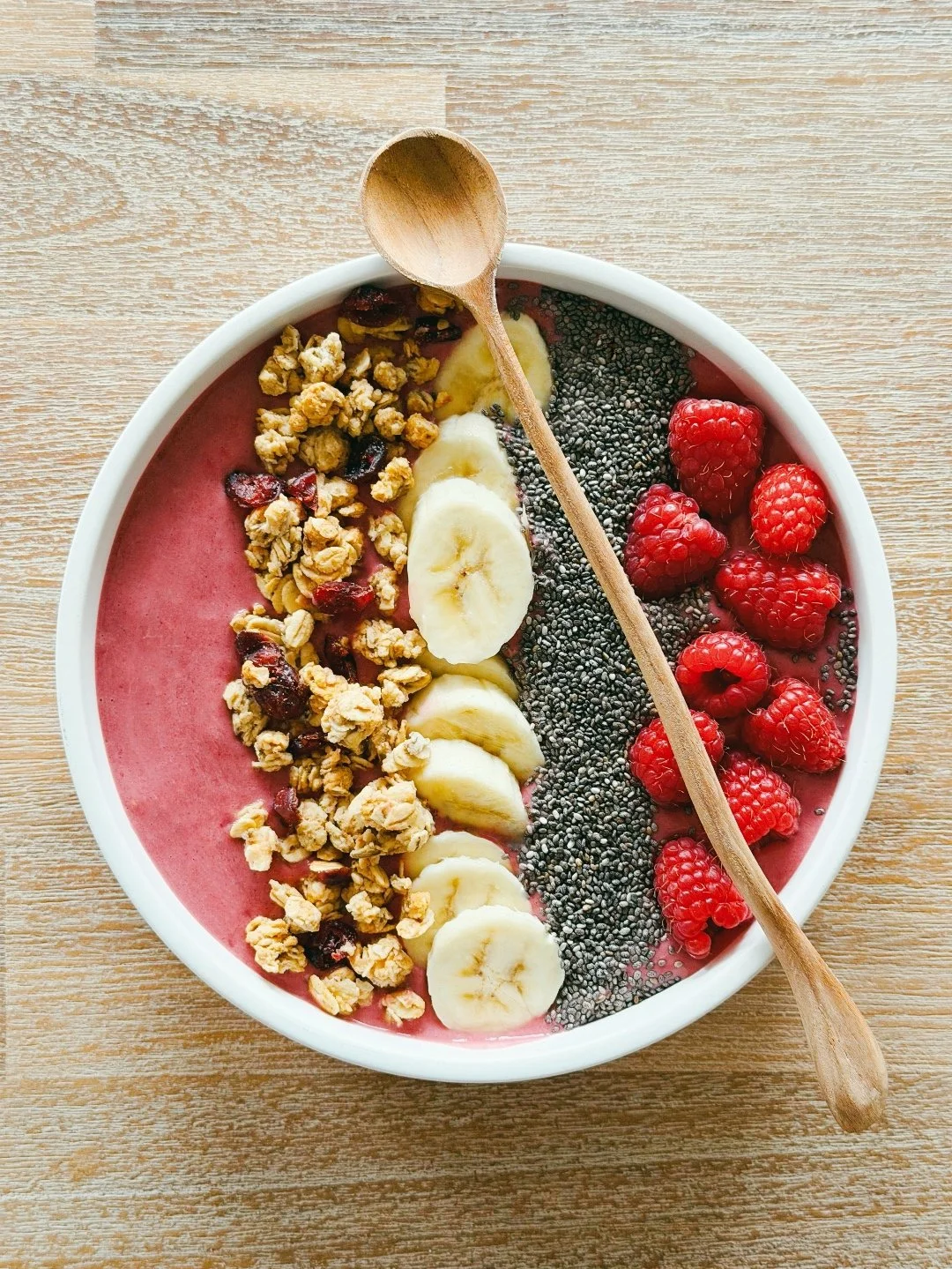 Bol smoothie à la framboise &amp; granola