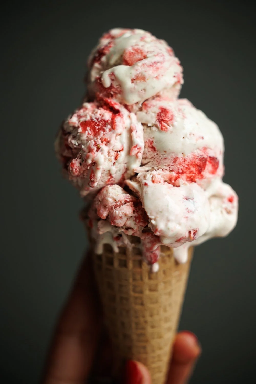 Crème glacée à la fraise &amp; au basilic