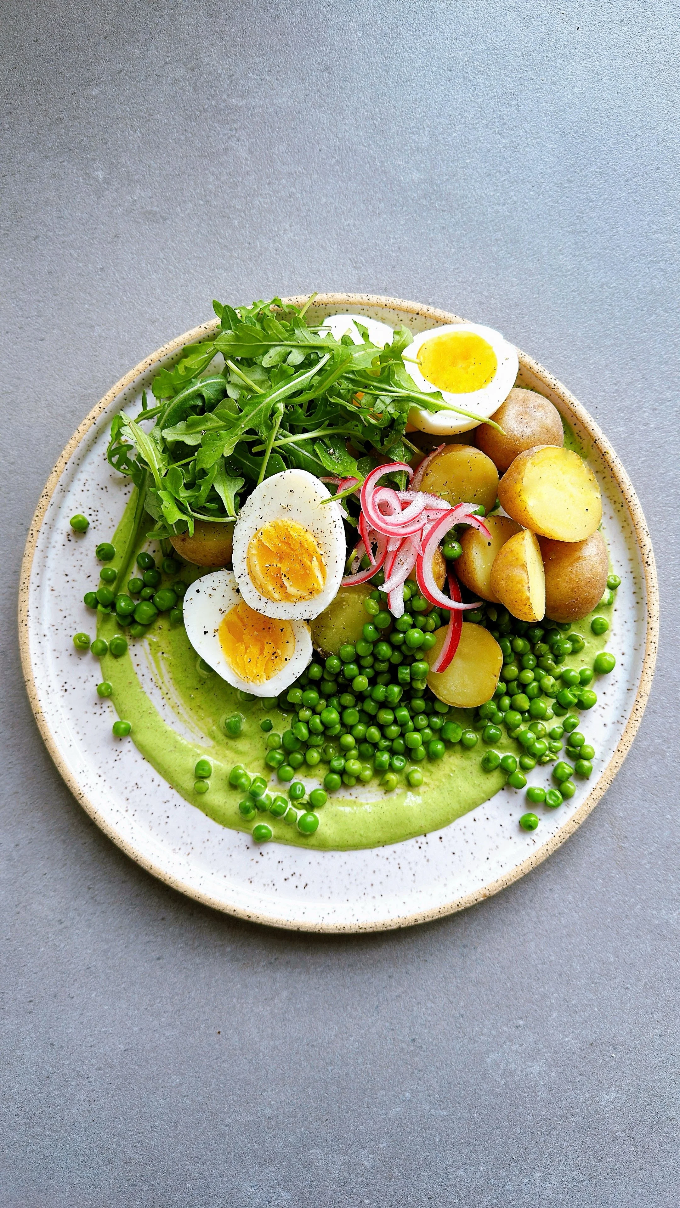 Salade de pommes de terre, œufs &amp; vinaigrette à l’aneth
