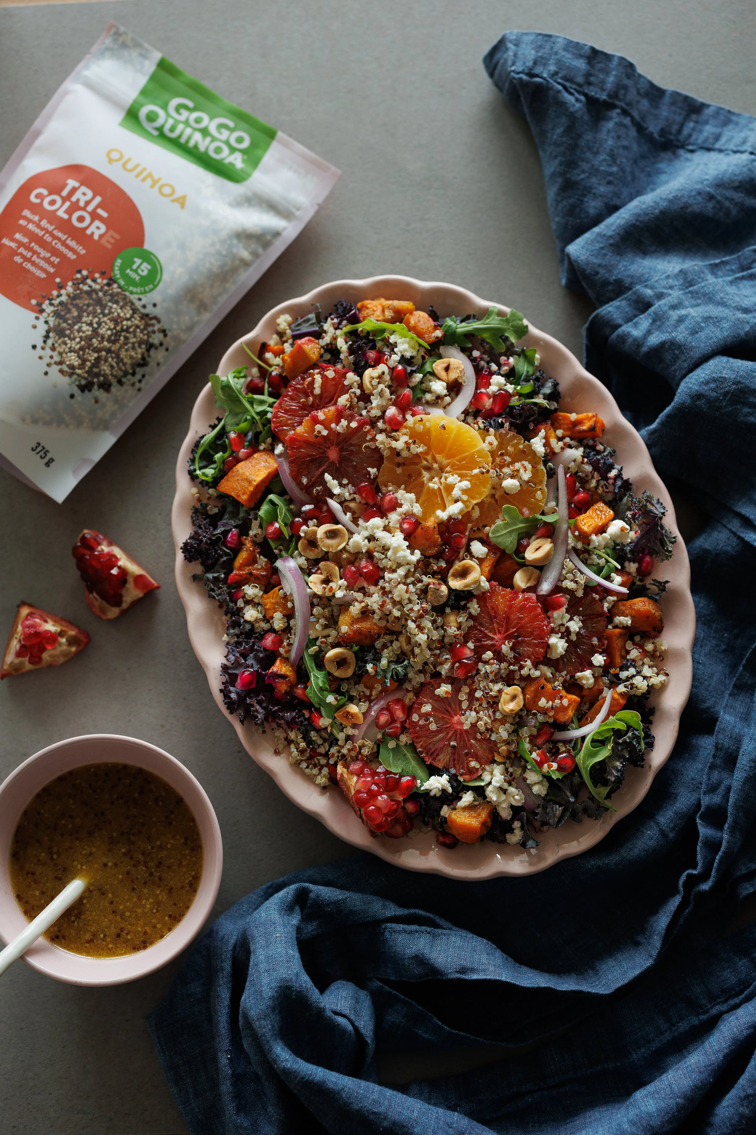 Salade festive à la patate douce, chou frisé &amp; quinoa