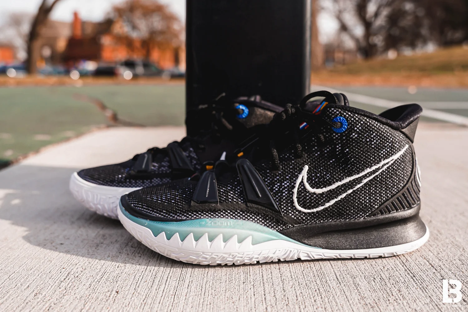 kyrie 7 black