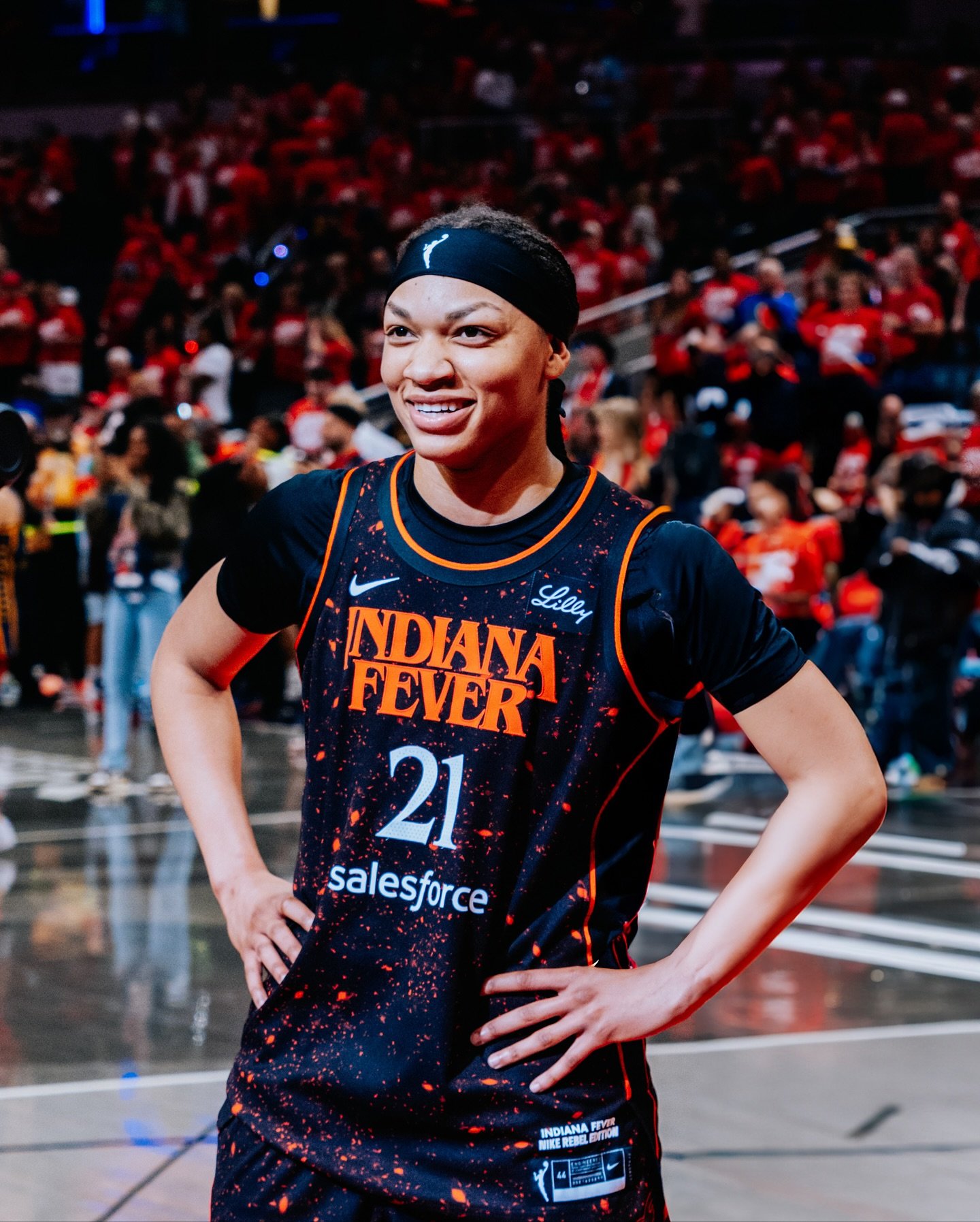 Indiana Fever semifinals gameday ❤️&zwj;🔥

Shot for @brwsports