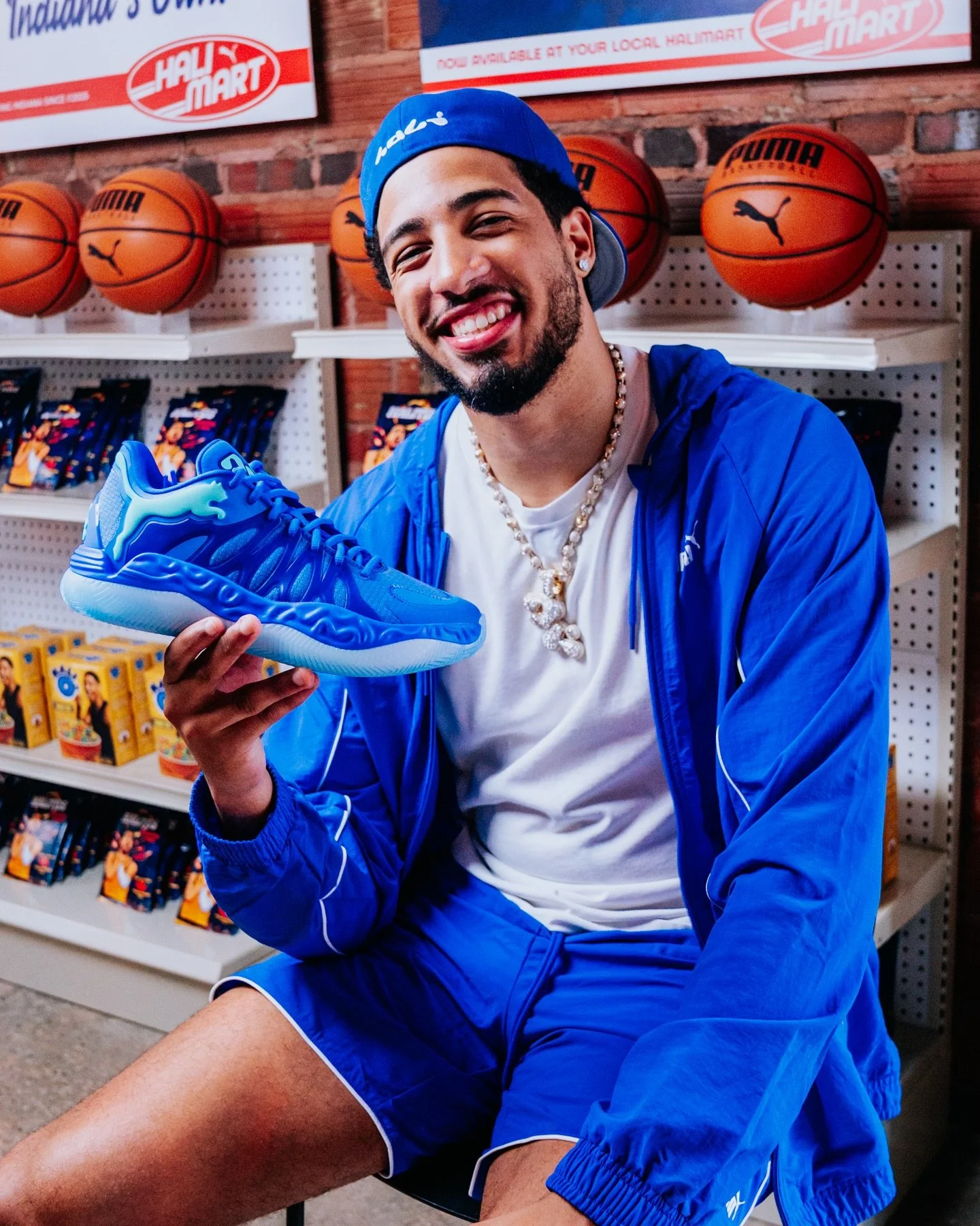 Had a blast capturing @tyresehaliburton&rsquo;s PUMA Hali 1 Opal pop up for @brkicks 💙 Hali Mart was such a creative community activation and Tyrese took time to talk to &amp; sign shoes for every single person that came through.