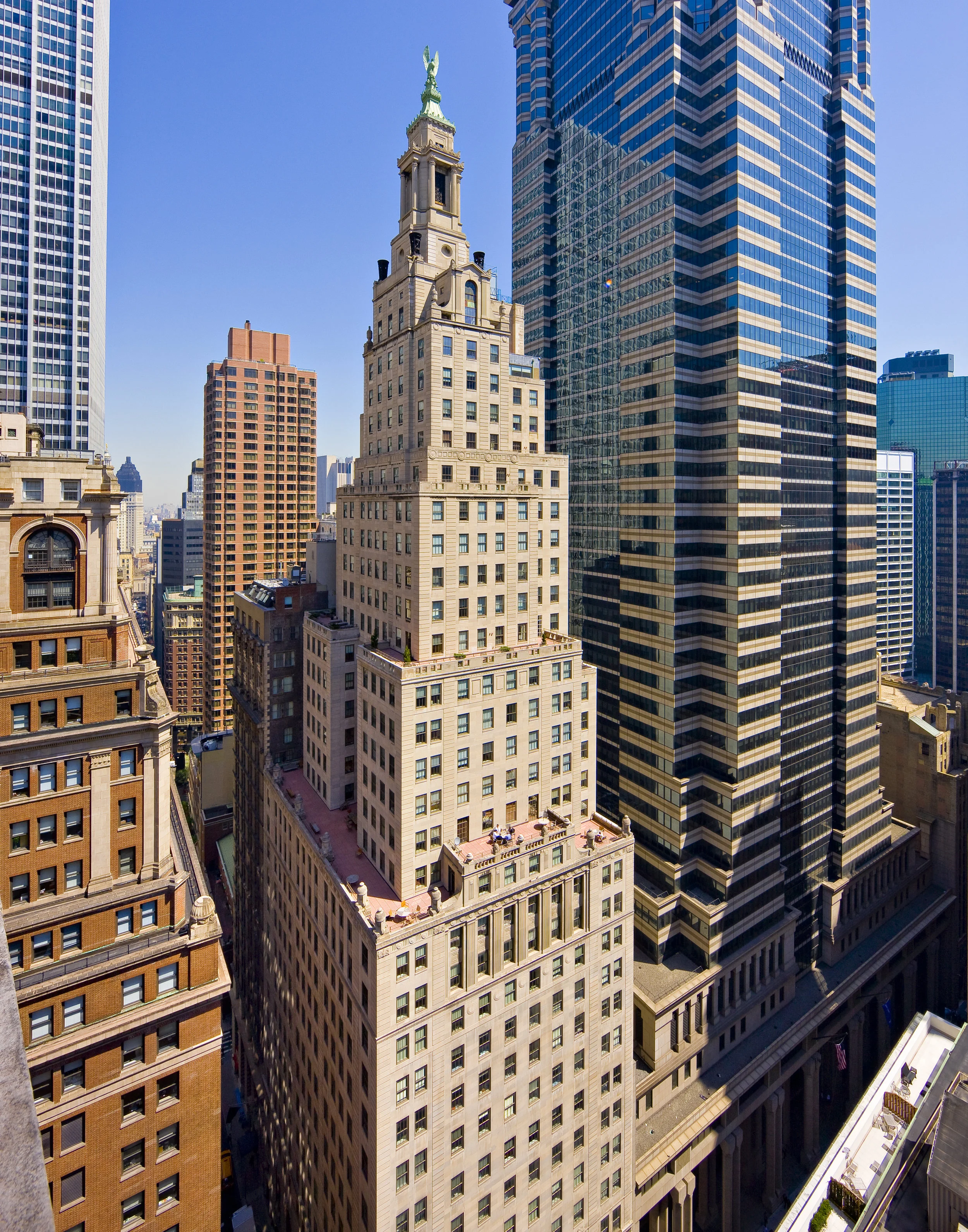 Я woolworth building, нью-йорк. Здание с окнами. Трамп билдинг нью-йорк. Офисный небоскреб манхэттен 1986. Манхэттен флэтайрон билдинг.