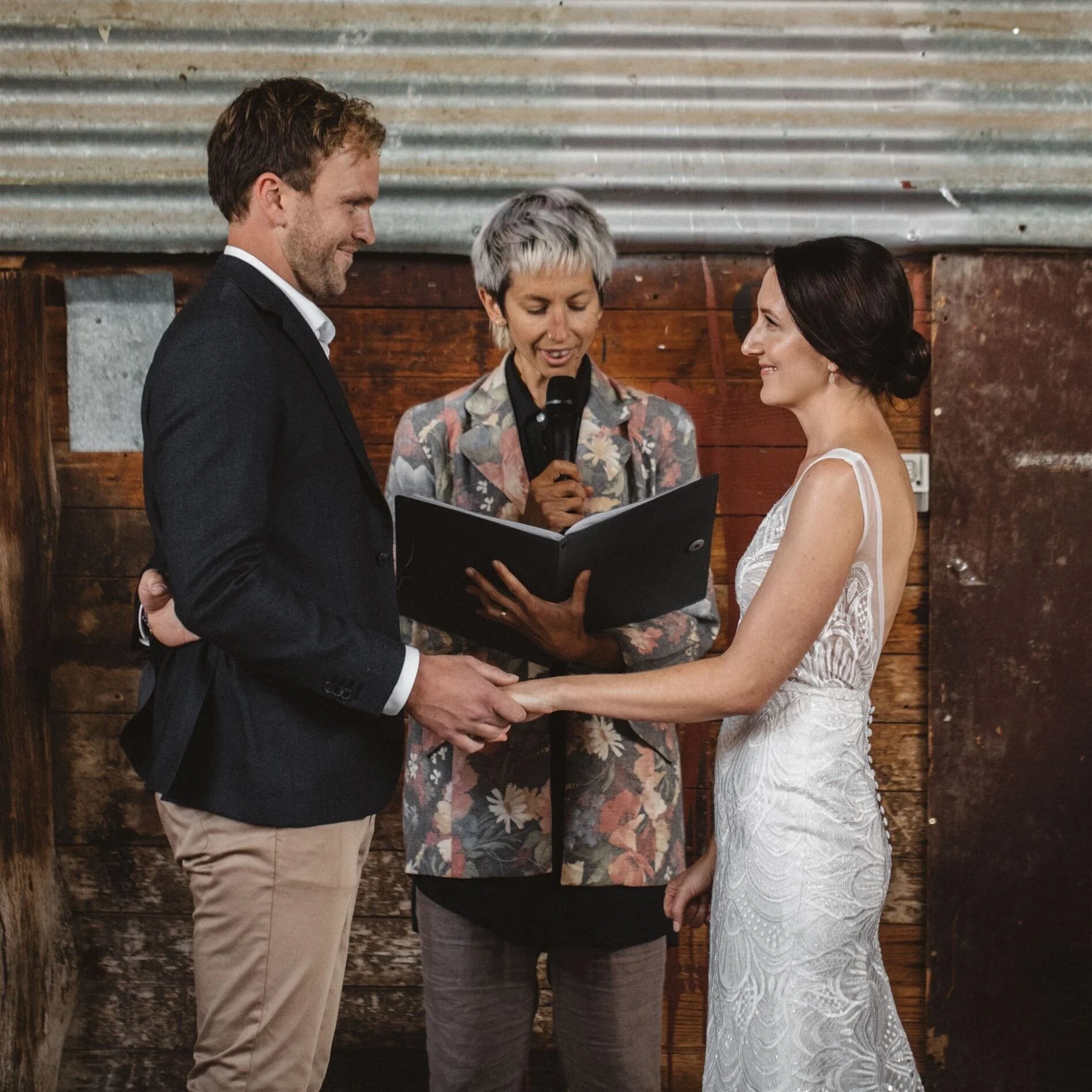 What Does a Wedding Celebrant Do?