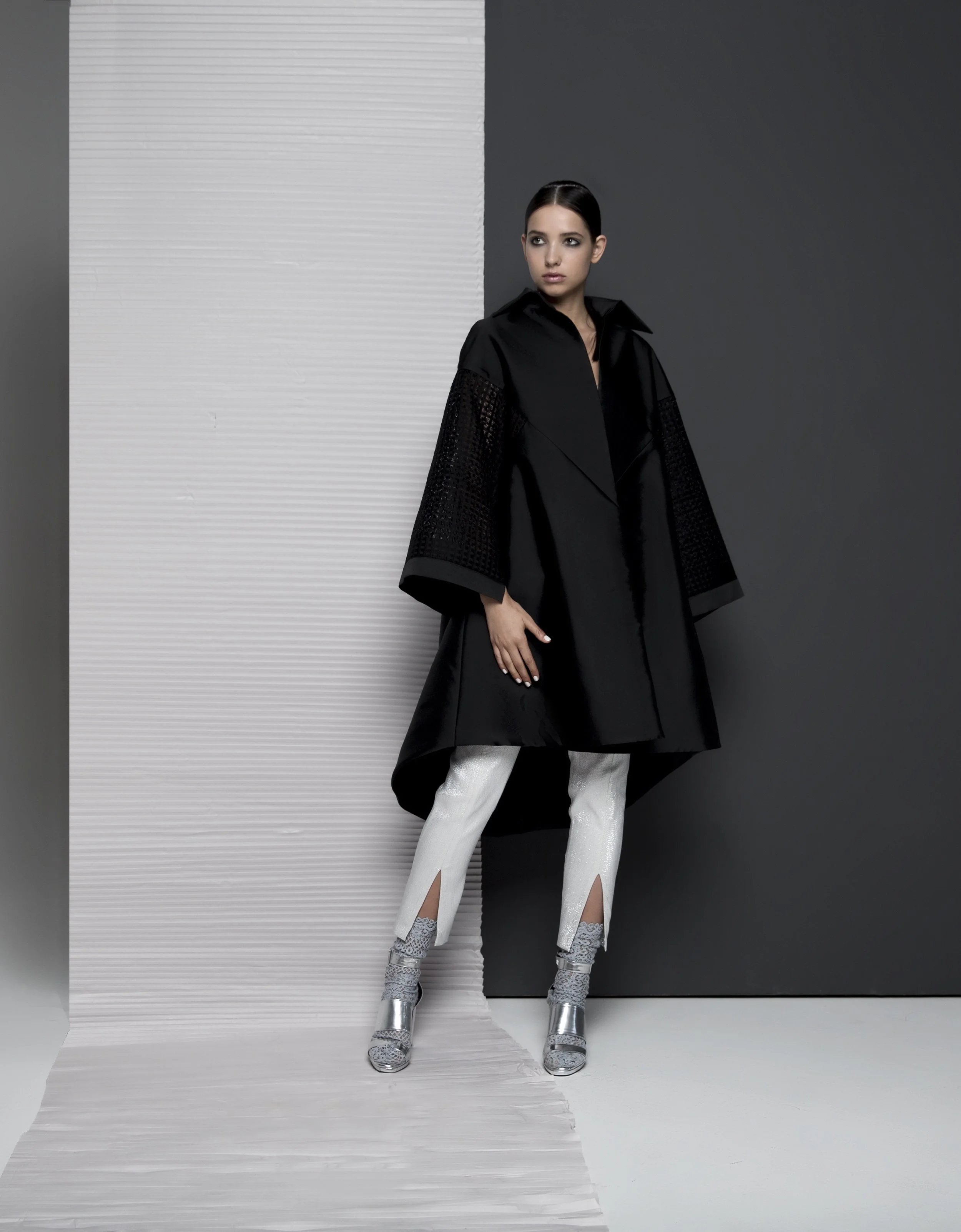 FW18022/FW18021 CLARA OVERSIZE COAT WITH LACE SLEEVES