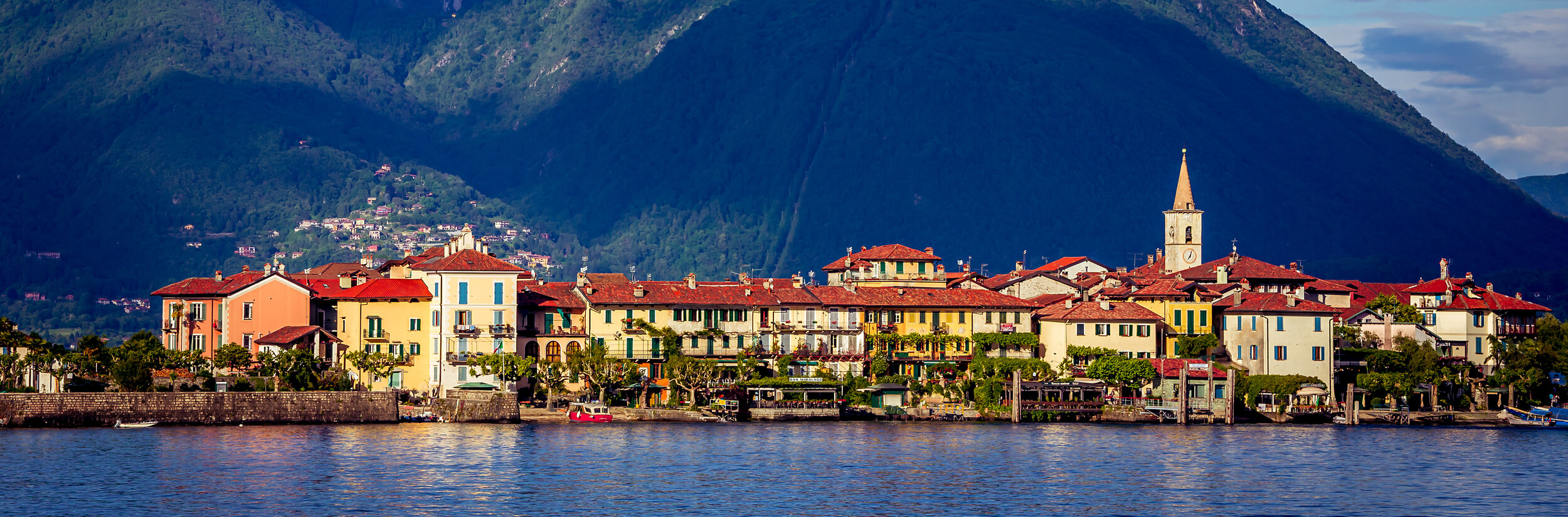 Day 12_ Stresa village shutterstock_1471458365 Stressa.jpg