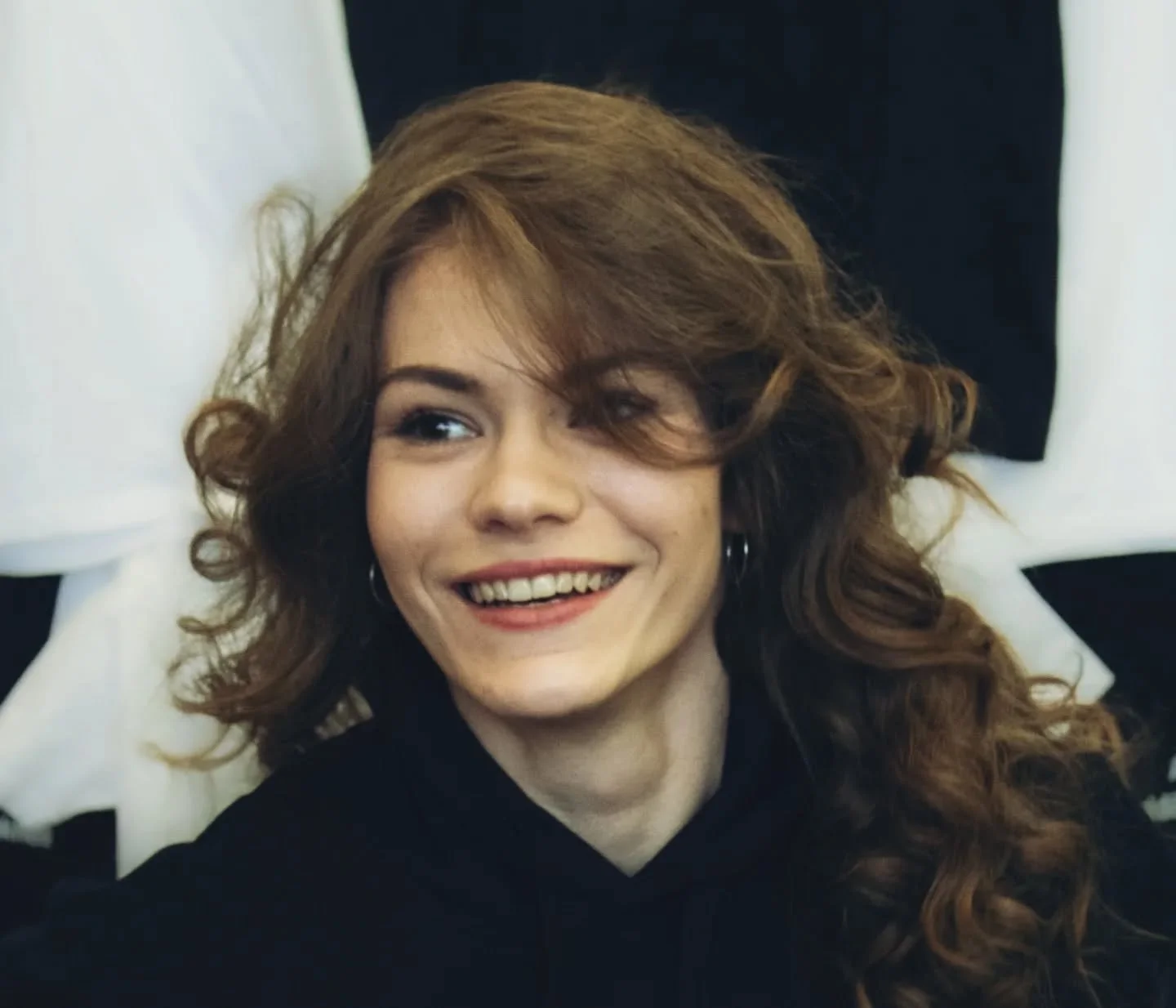 Less&eacute;tek a @bpskizo oldal&aacute;t, mert ha minden igaz, lesz m&eacute;g Fukuyama ut&aacute;n előad&aacute;s. Addig is, olvass&aacute;tok el Rezes Dominik&aacute;val k&eacute;sz&uuml;lt interj&uacute;t, amiben a sz&iacute;ndarabr&oacute;l is b