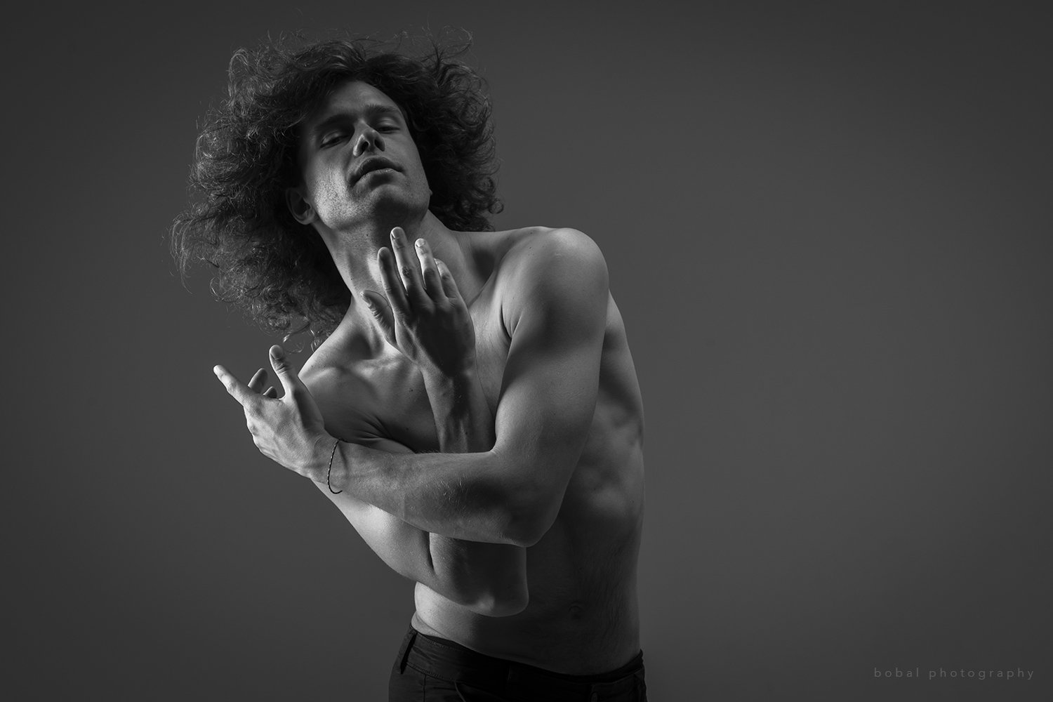 „Minden a maga idejében történik, úgy, ahogy annak történnie kell” - interjú Cserháti Gergely táncművésszel